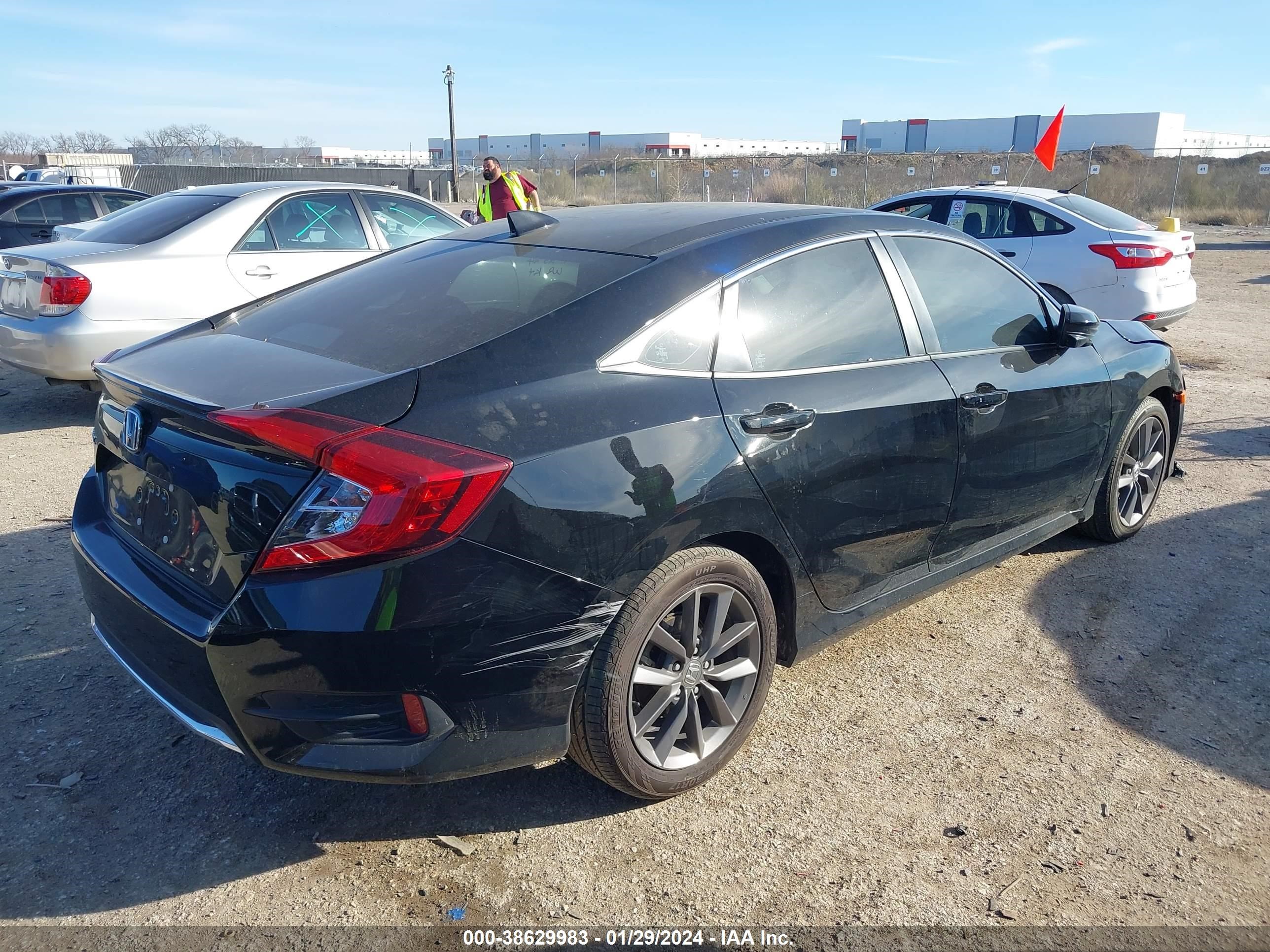 Photo 3 VIN: 2HGFC1F39MH702457 - HONDA CIVIC 