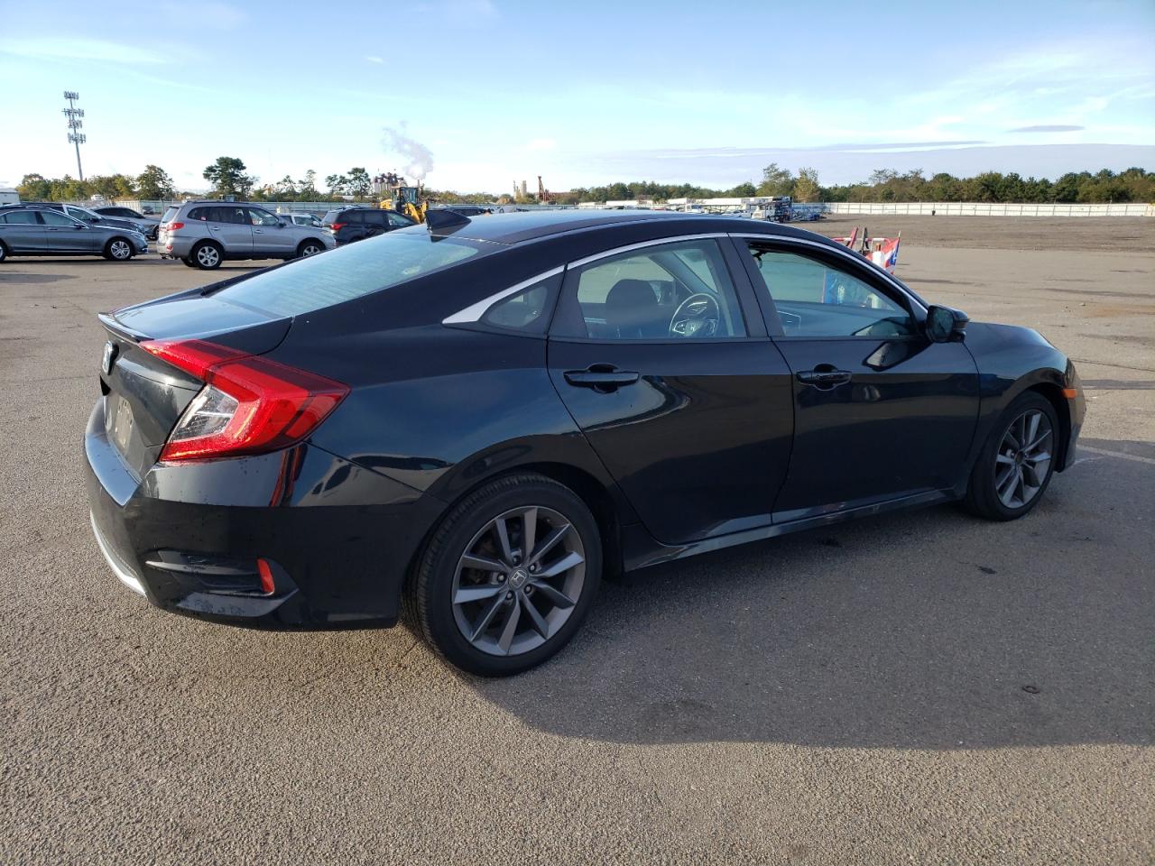 Photo 2 VIN: 2HGFC1F3XKH651418 - HONDA CIVIC 