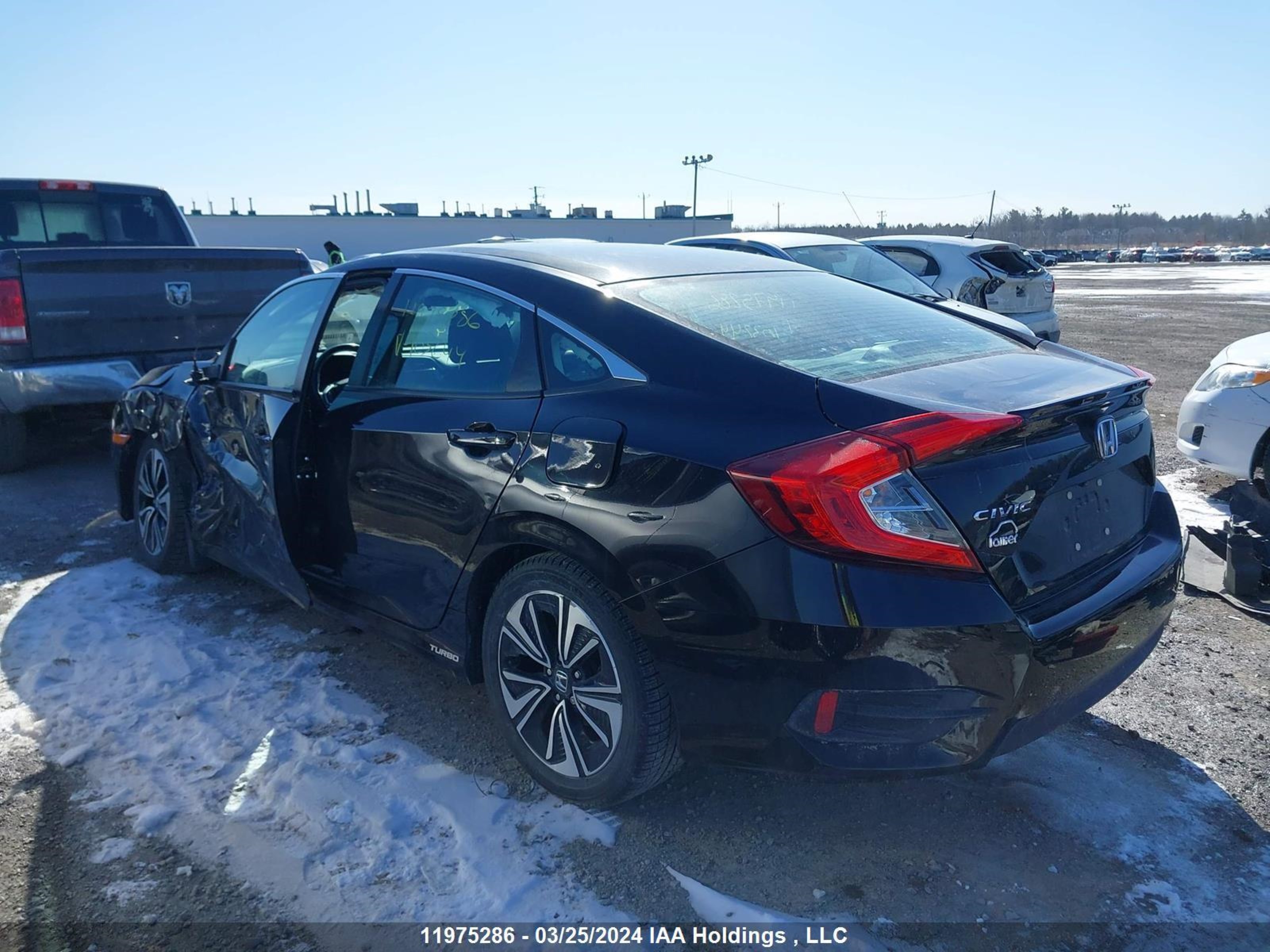 Photo 2 VIN: 2HGFC1F43GH103244 - HONDA CIVIC 