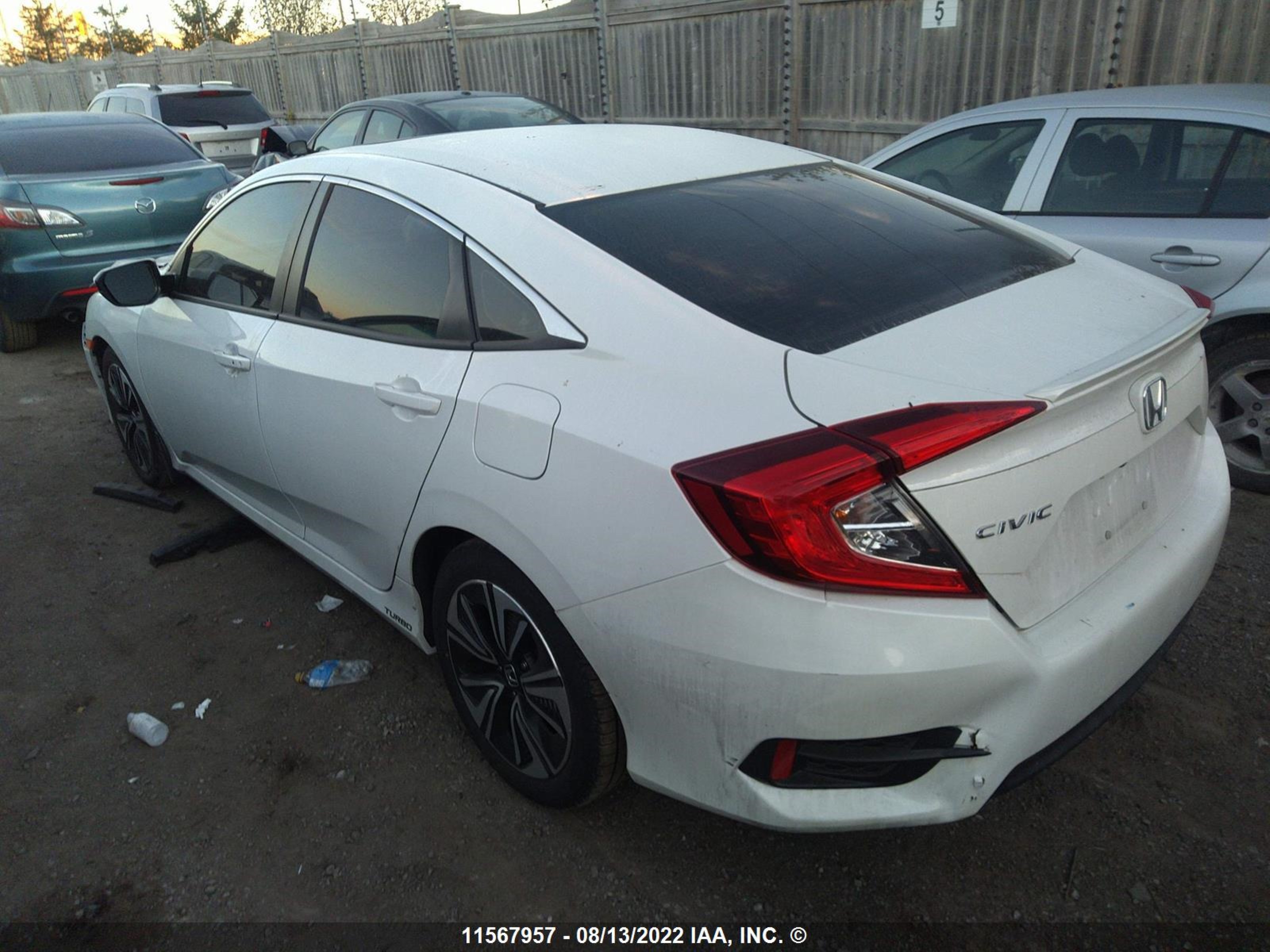 Photo 2 VIN: 2HGFC1F4XHH103789 - HONDA CIVIC 