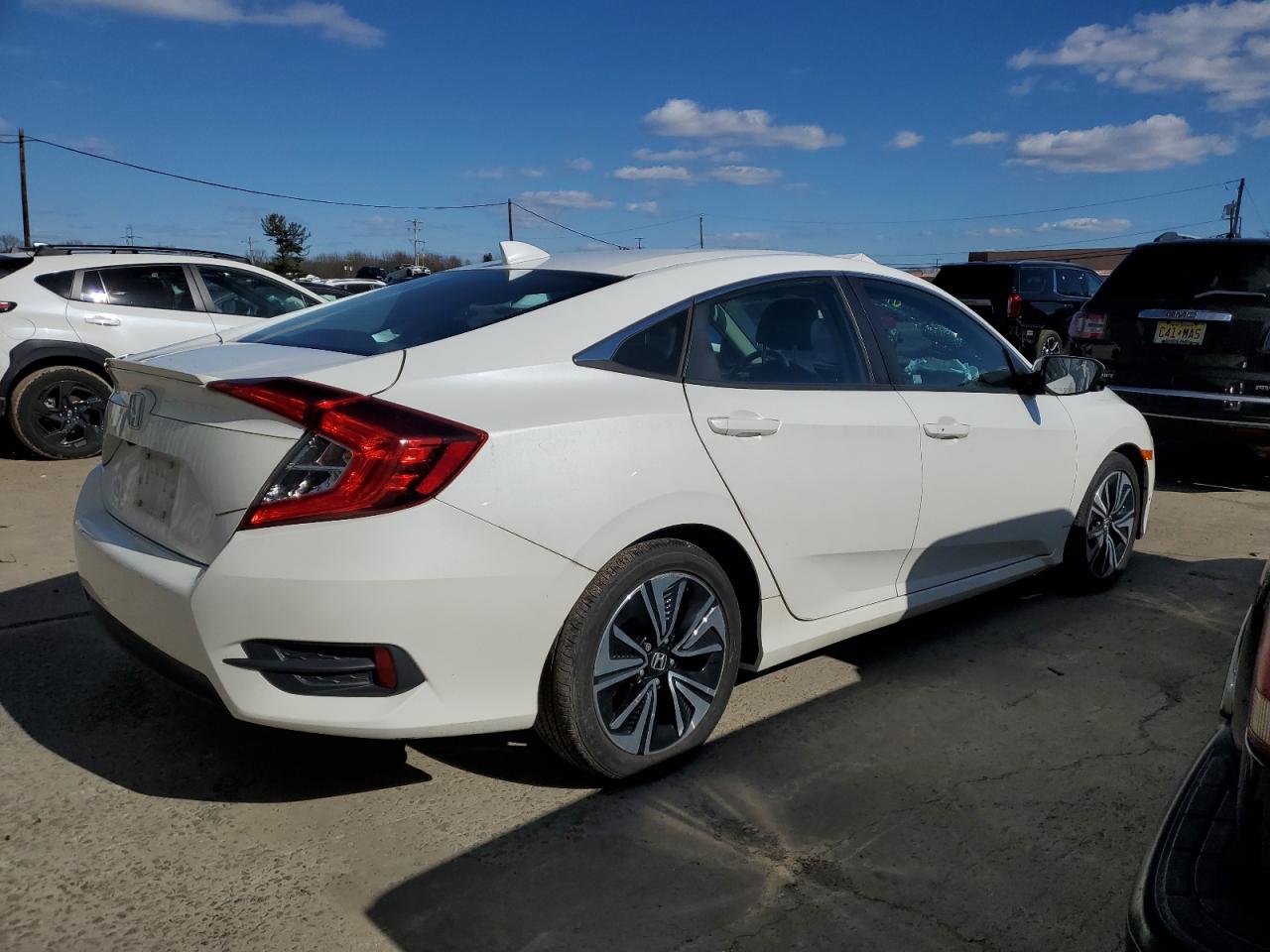 Photo 2 VIN: 2HGFC1F72HH652218 - HONDA CIVIC 