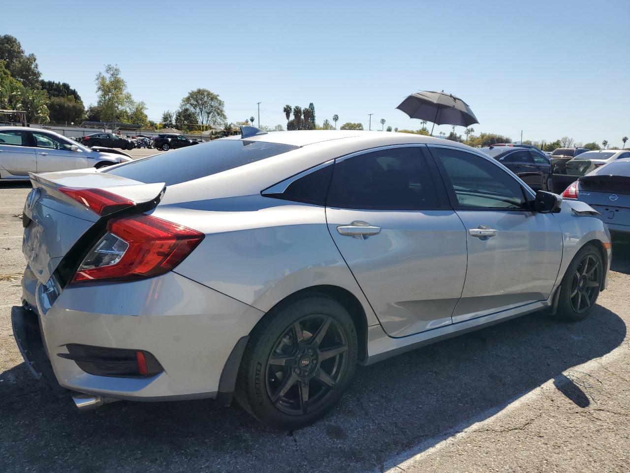 Photo 2 VIN: 2HGFC1F73HH657489 - HONDA CIVIC 