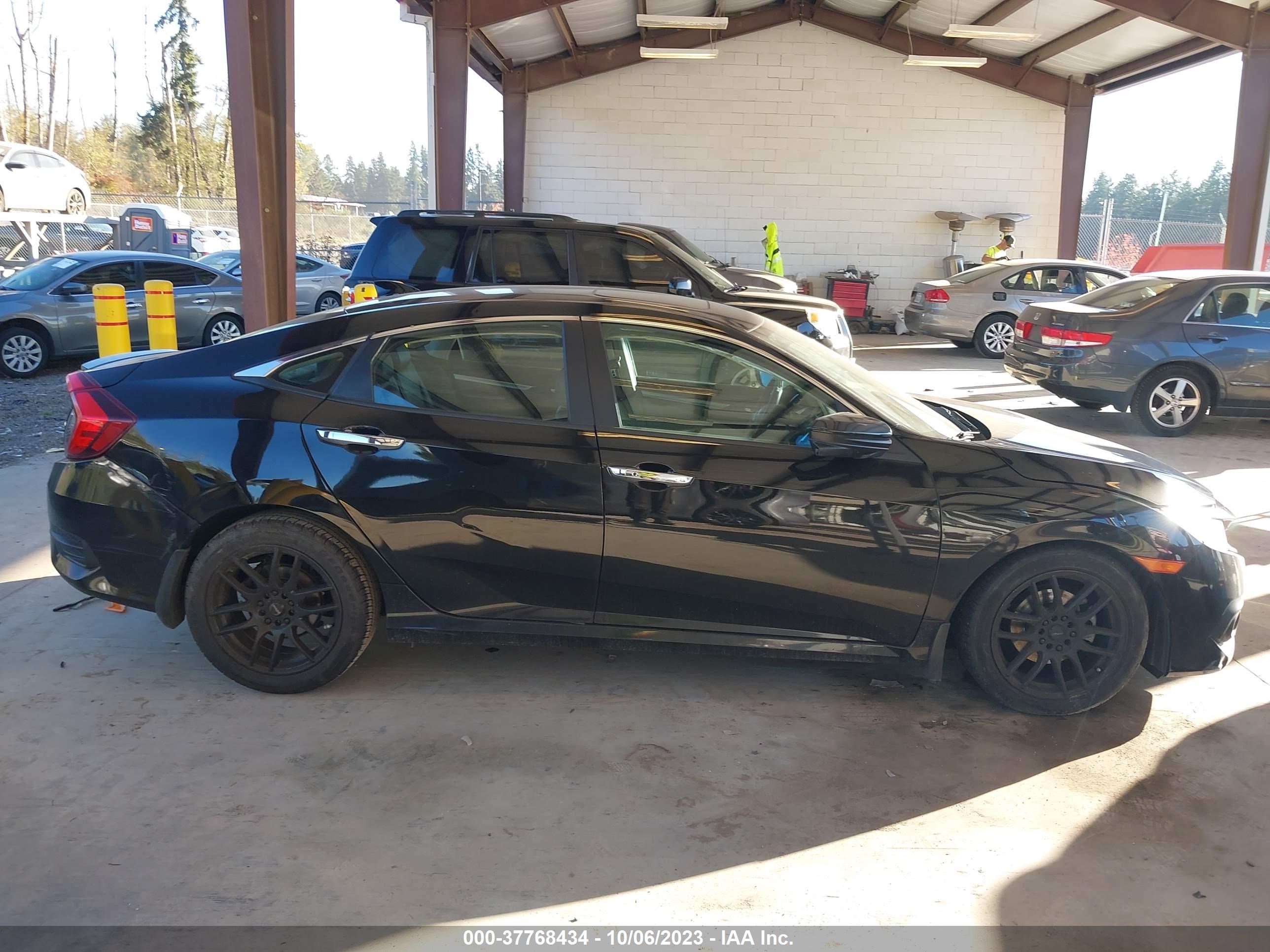 Photo 12 VIN: 2HGFC1F90HH637329 - HONDA CIVIC 