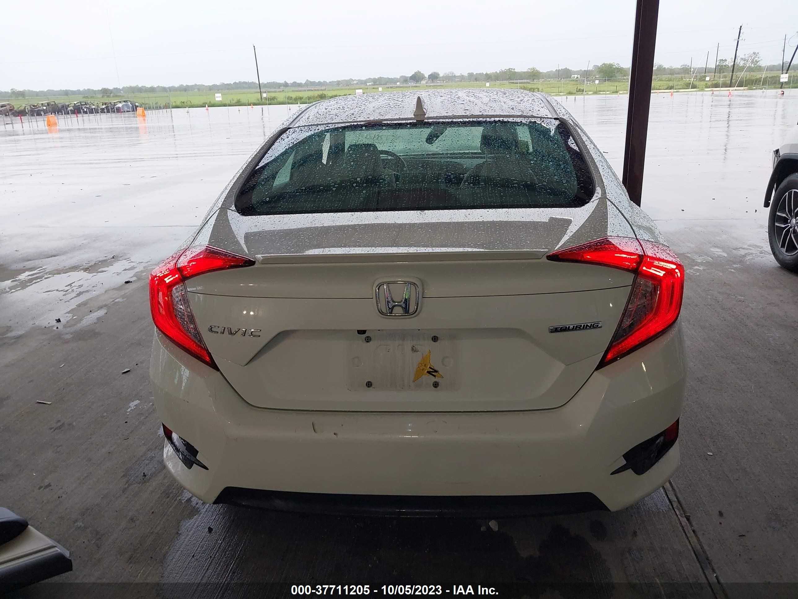 Photo 16 VIN: 2HGFC1F93GH631748 - HONDA CIVIC 