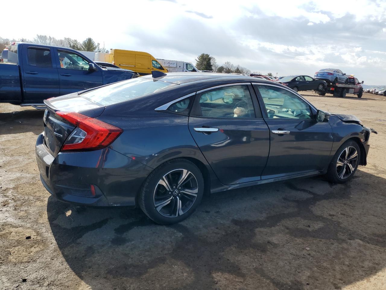 Photo 2 VIN: 2HGFC1F96HH658735 - HONDA CIVIC 