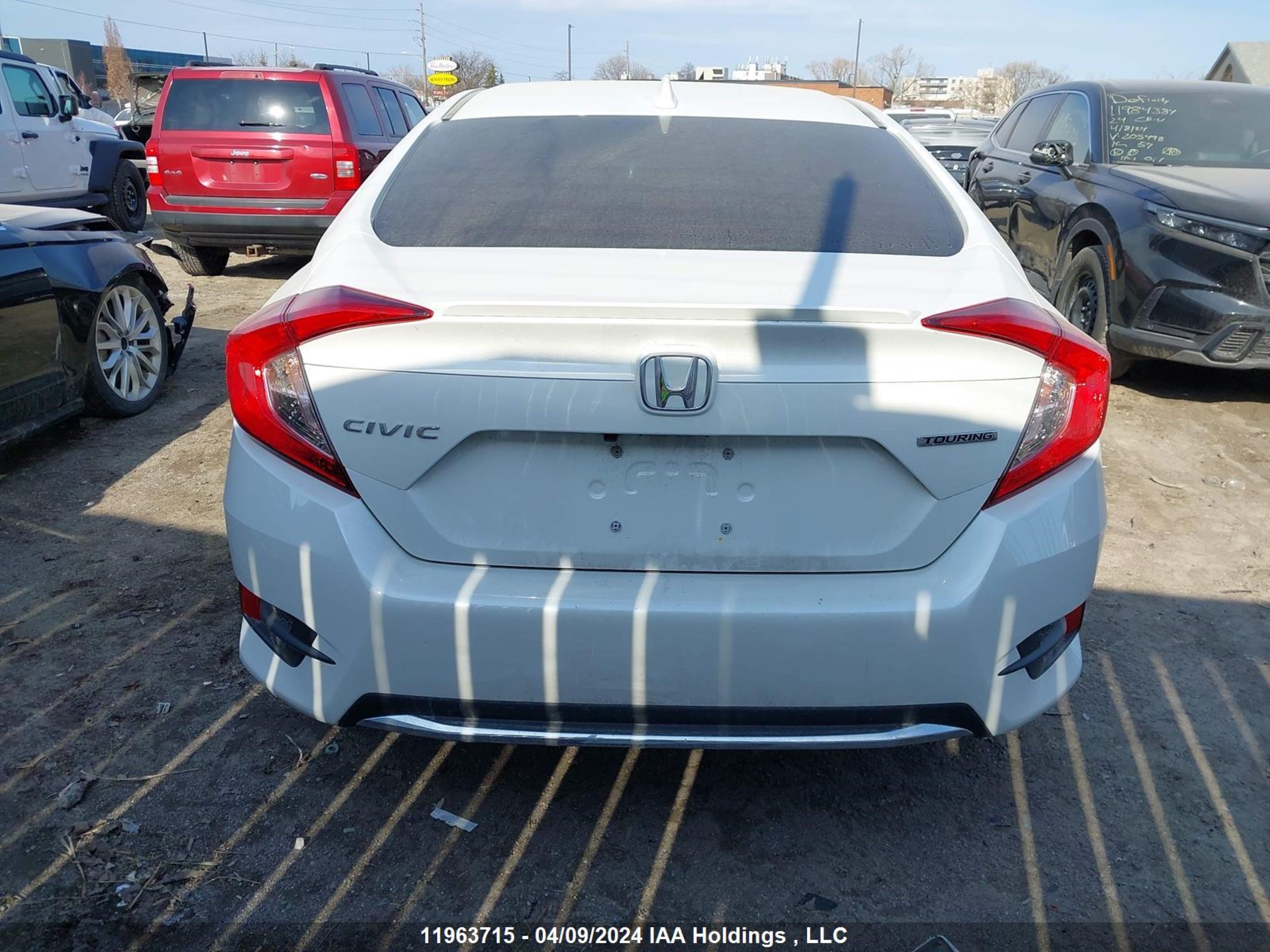 Photo 15 VIN: 2HGFC1F9XLH105286 - HONDA CIVIC 