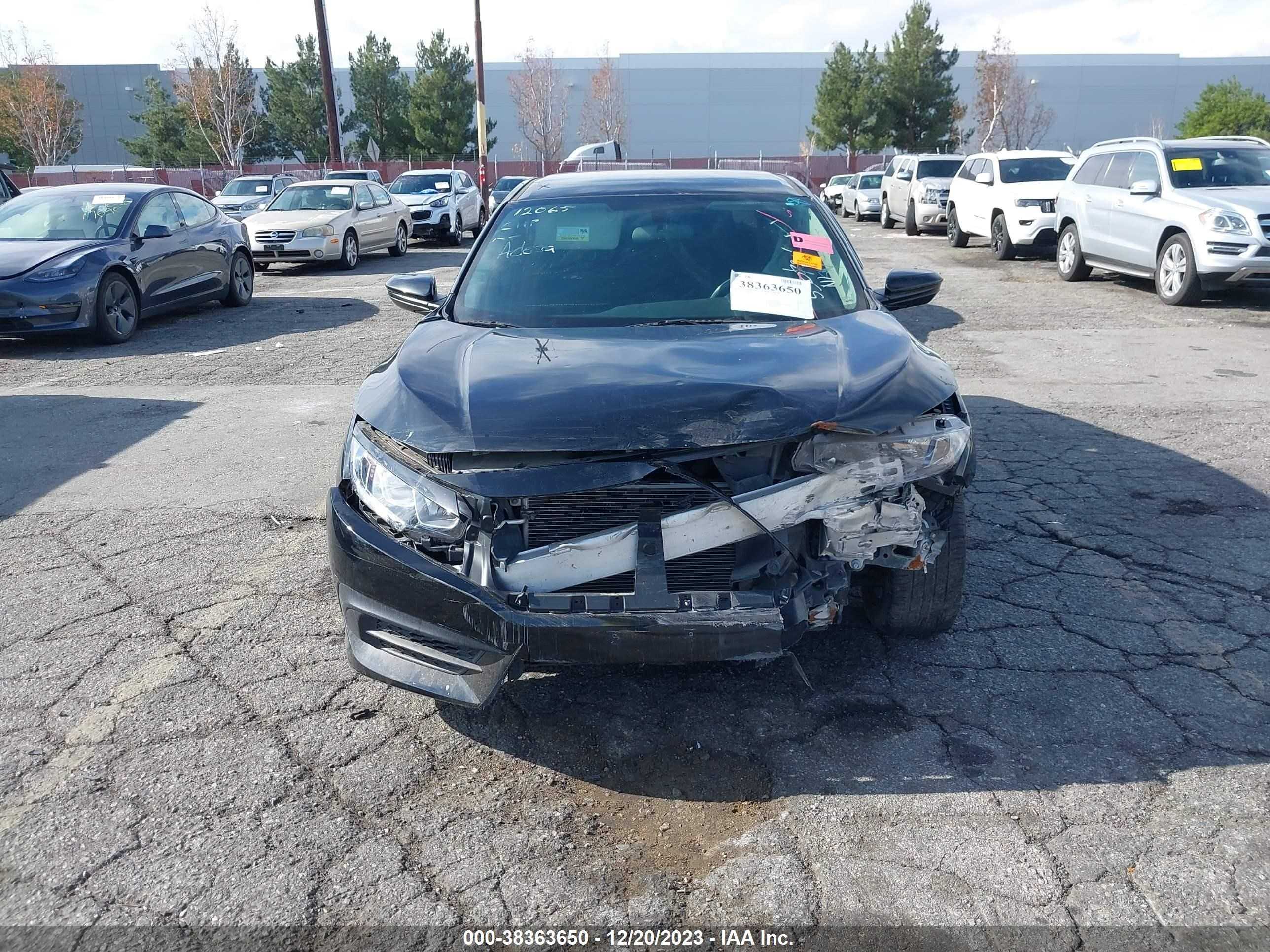 Photo 11 VIN: 2HGFC2F50JH530774 - HONDA CIVIC 