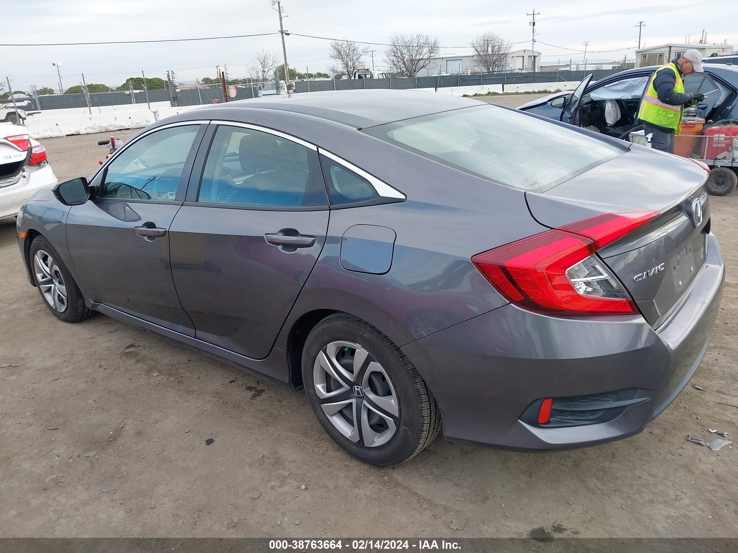 Photo 2 VIN: 2HGFC2F52HH566721 - HONDA CIVIC 