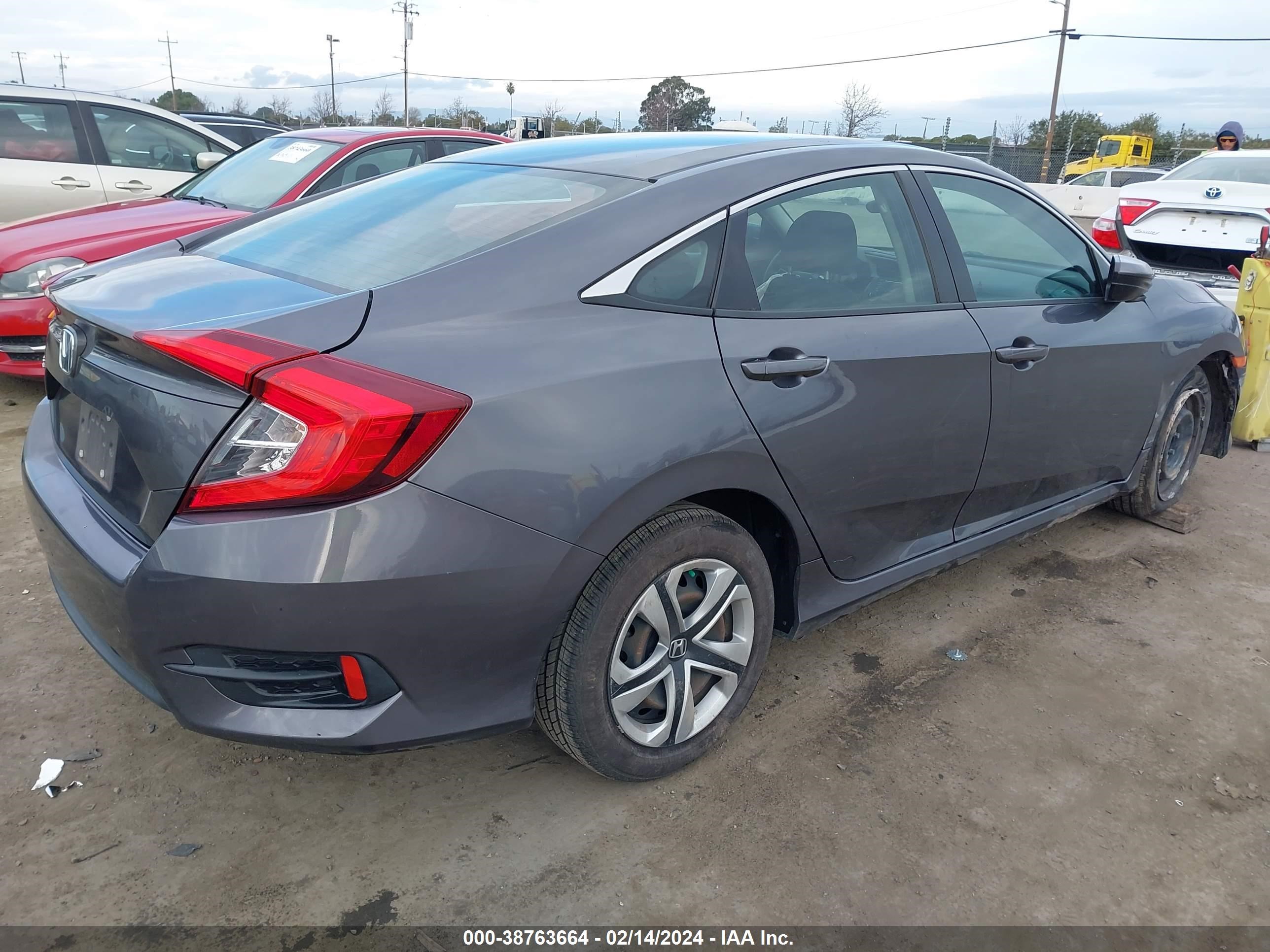 Photo 3 VIN: 2HGFC2F52HH566721 - HONDA CIVIC 