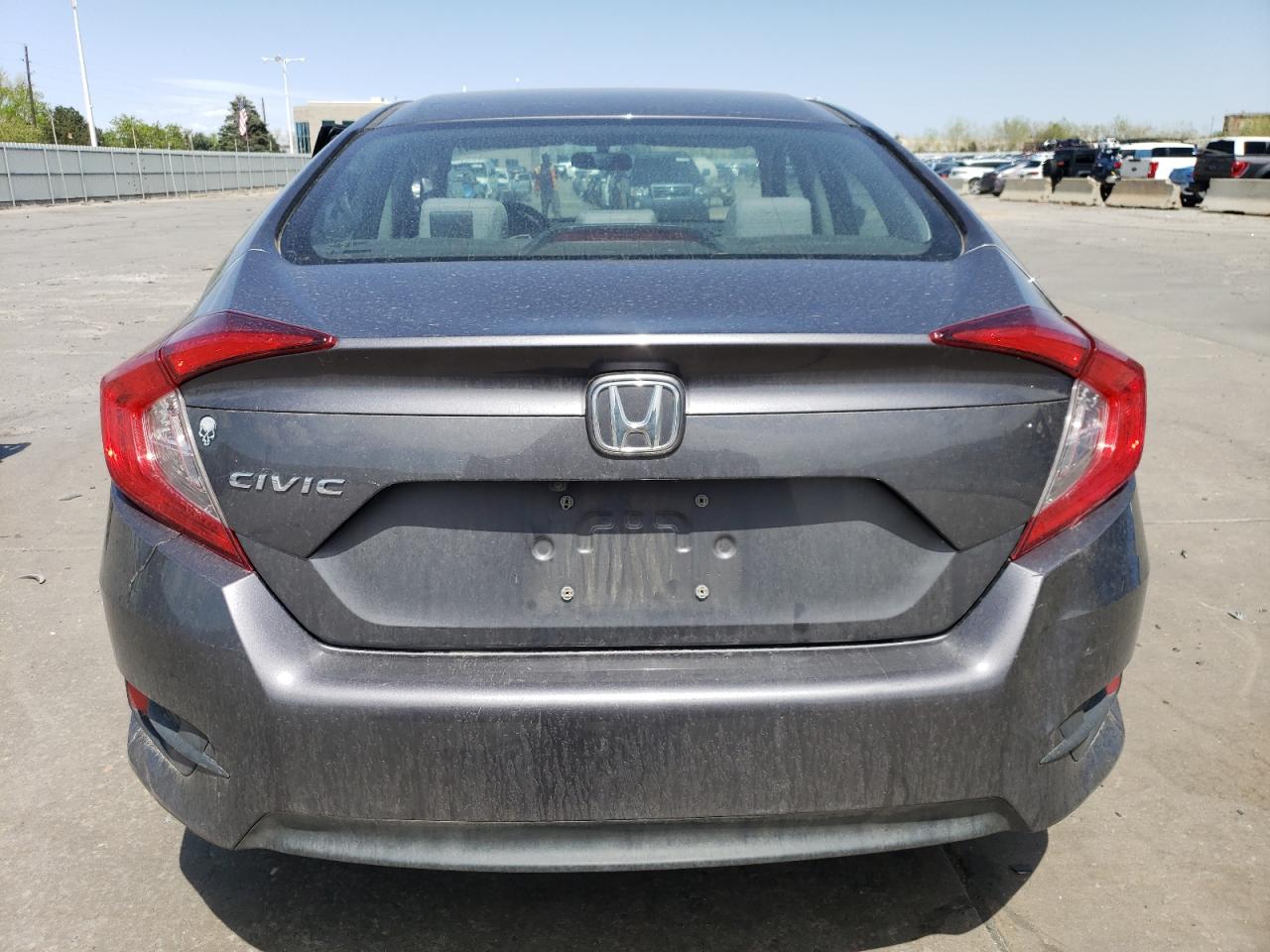 Photo 5 VIN: 2HGFC2F52JH556129 - HONDA CIVIC 