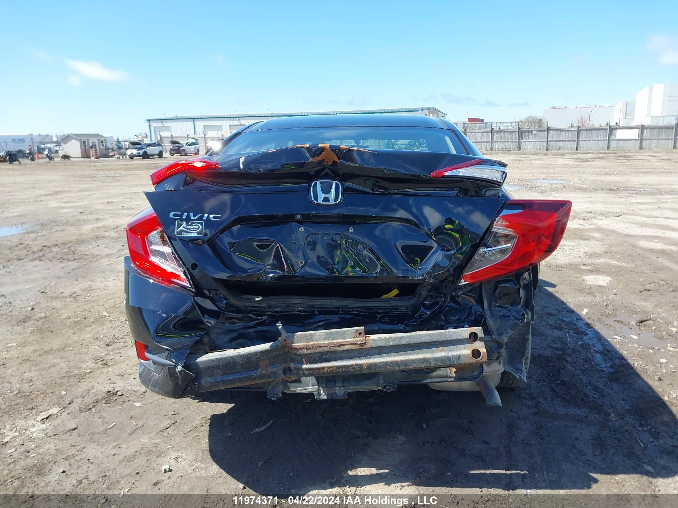 Photo 16 VIN: 2HGFC2F53JH000508 - HONDA CIVIC 