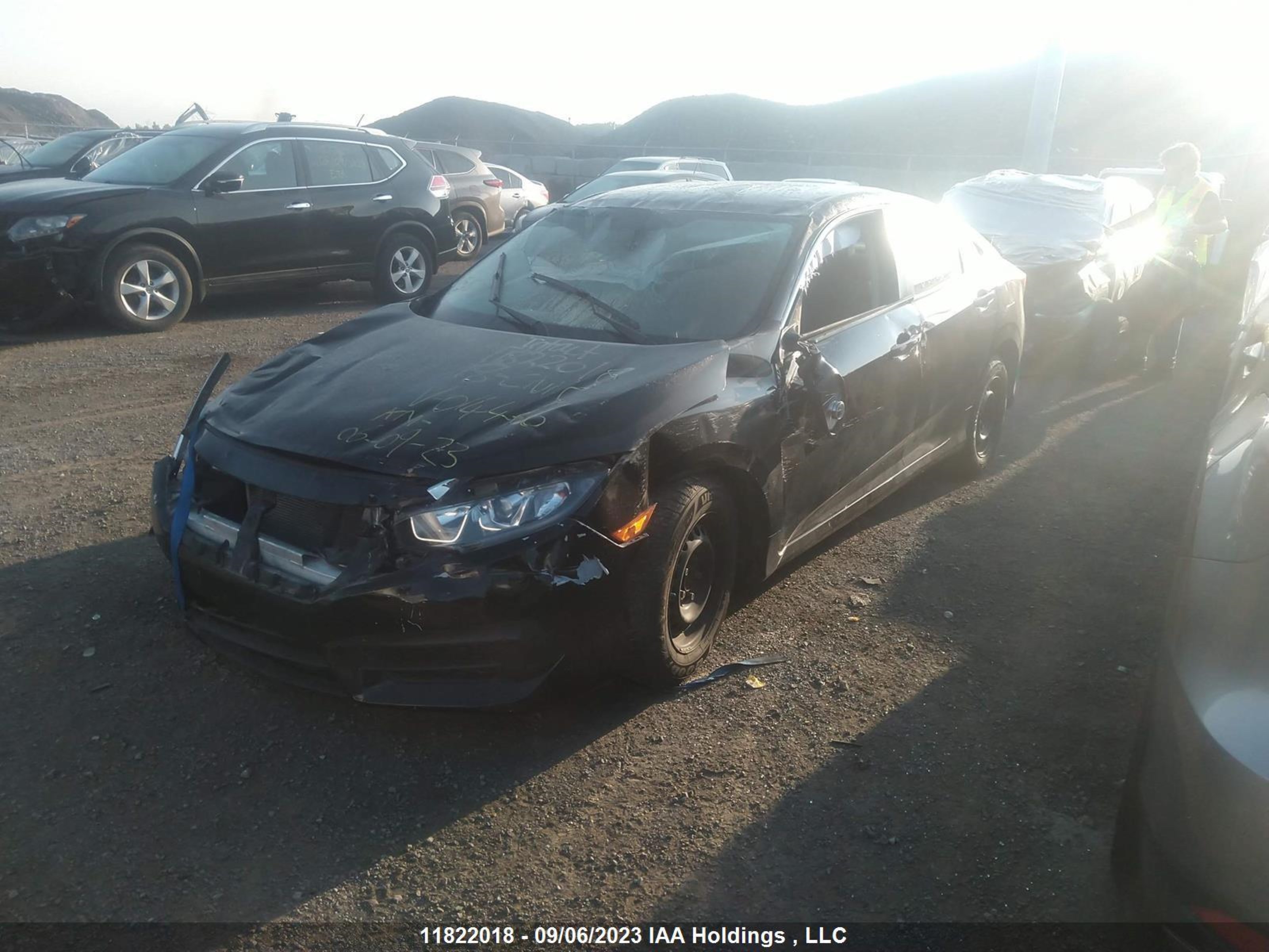 Photo 1 VIN: 2HGFC2F53JH014666 - HONDA CIVIC 