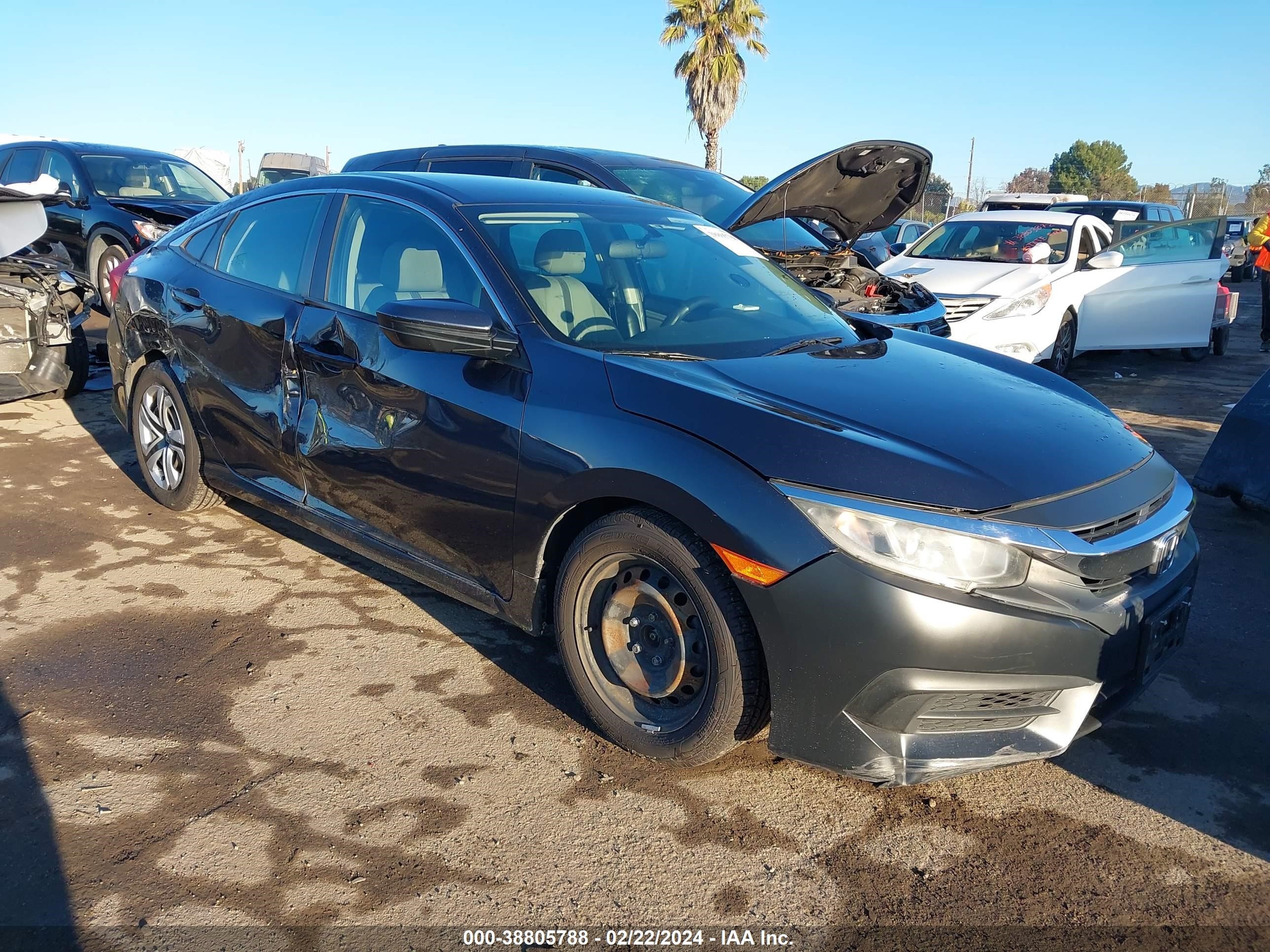 Photo 0 VIN: 2HGFC2F53JH500166 - HONDA CIVIC 