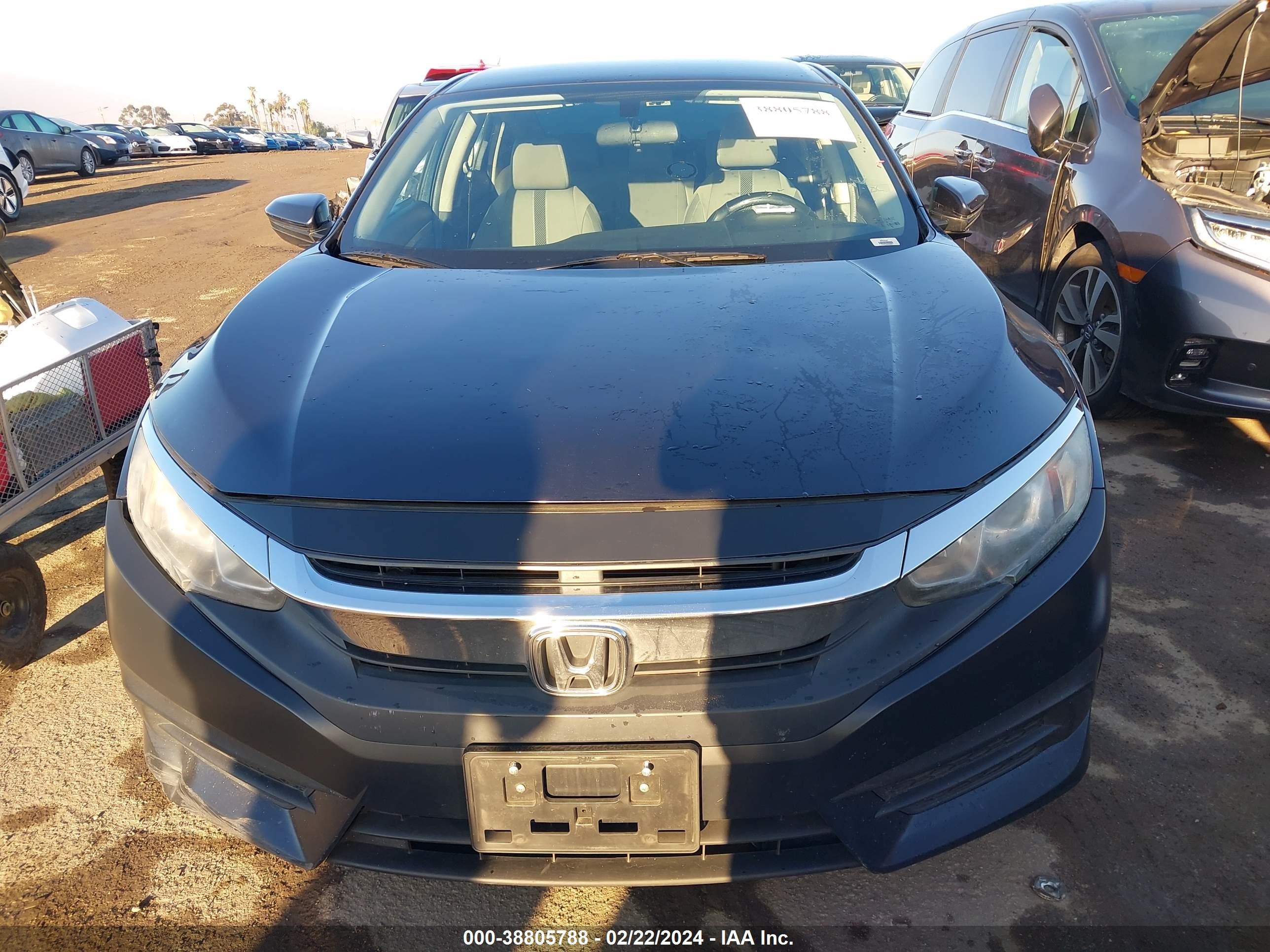 Photo 11 VIN: 2HGFC2F53JH500166 - HONDA CIVIC 