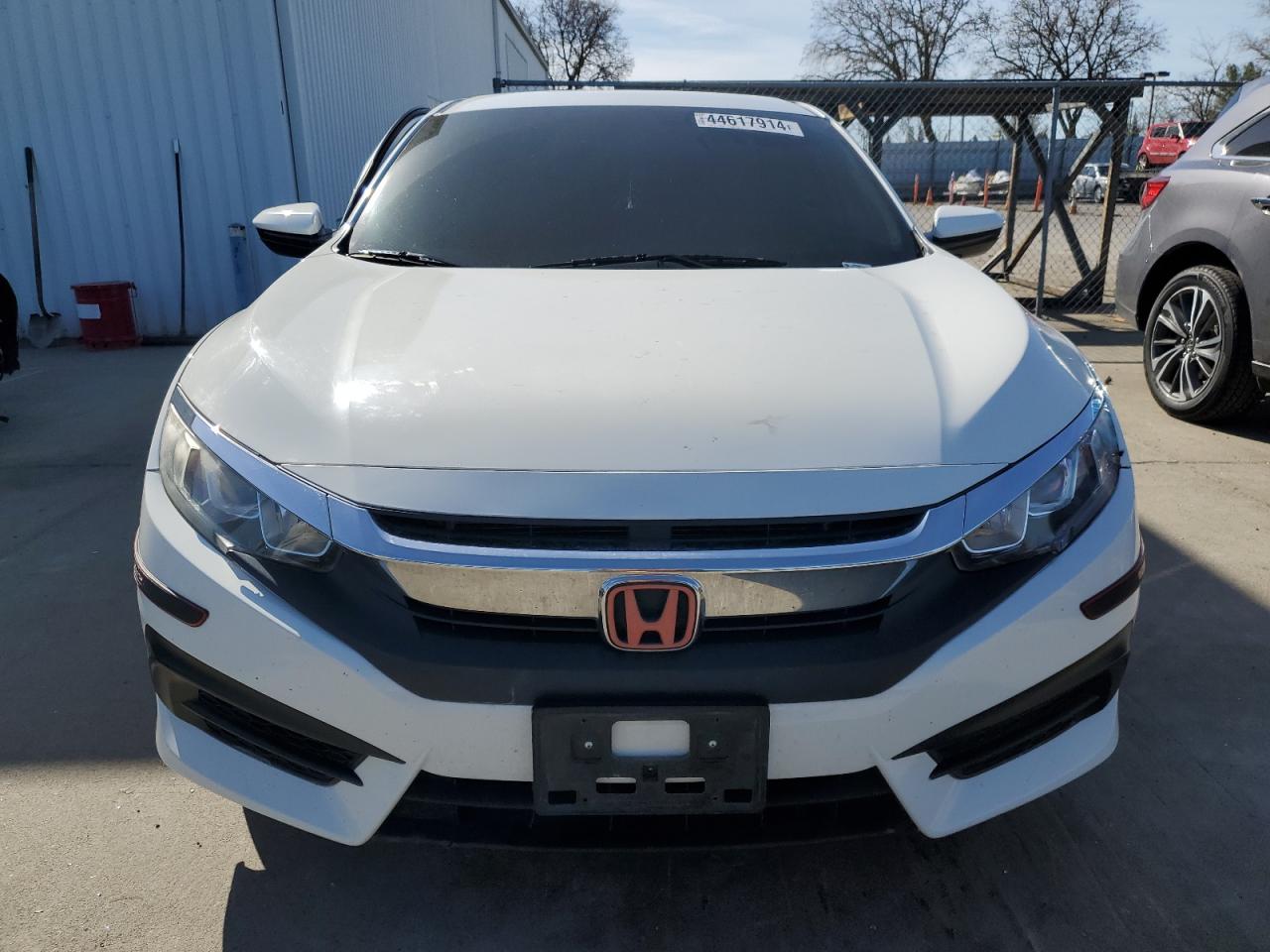 Photo 4 VIN: 2HGFC2F53JH582612 - HONDA CIVIC 