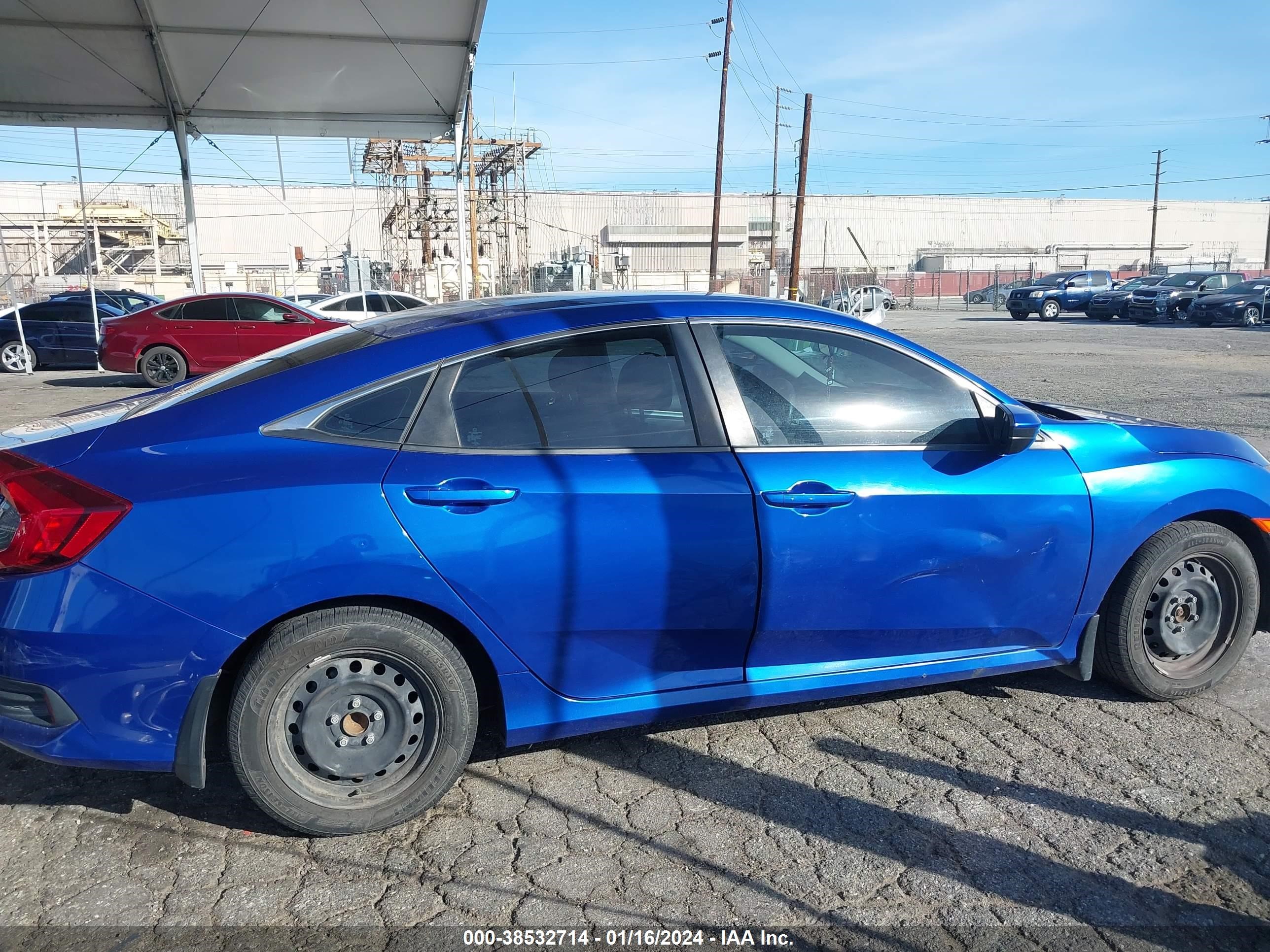 Photo 13 VIN: 2HGFC2F53JH607542 - HONDA CIVIC 