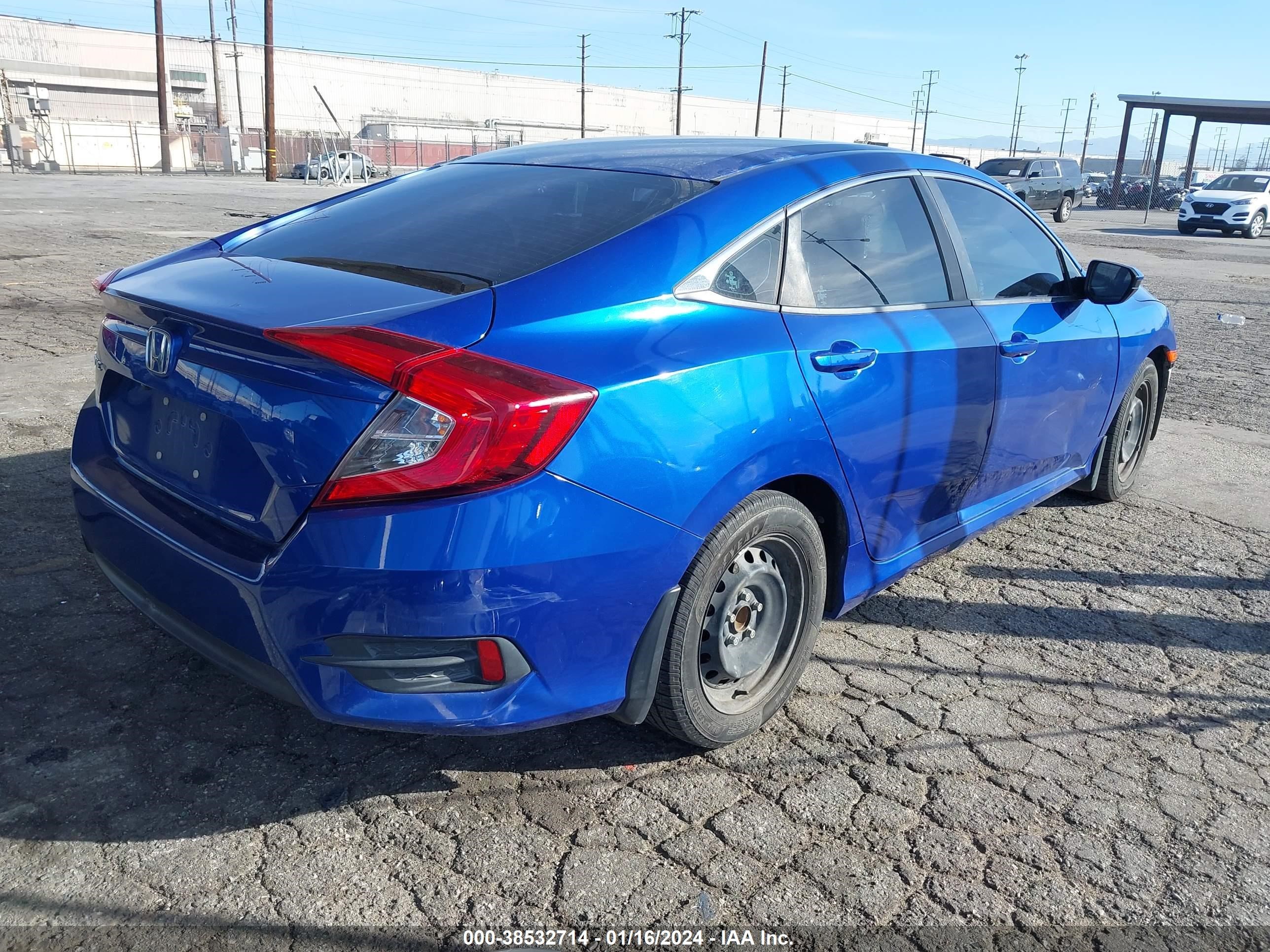 Photo 3 VIN: 2HGFC2F53JH607542 - HONDA CIVIC 