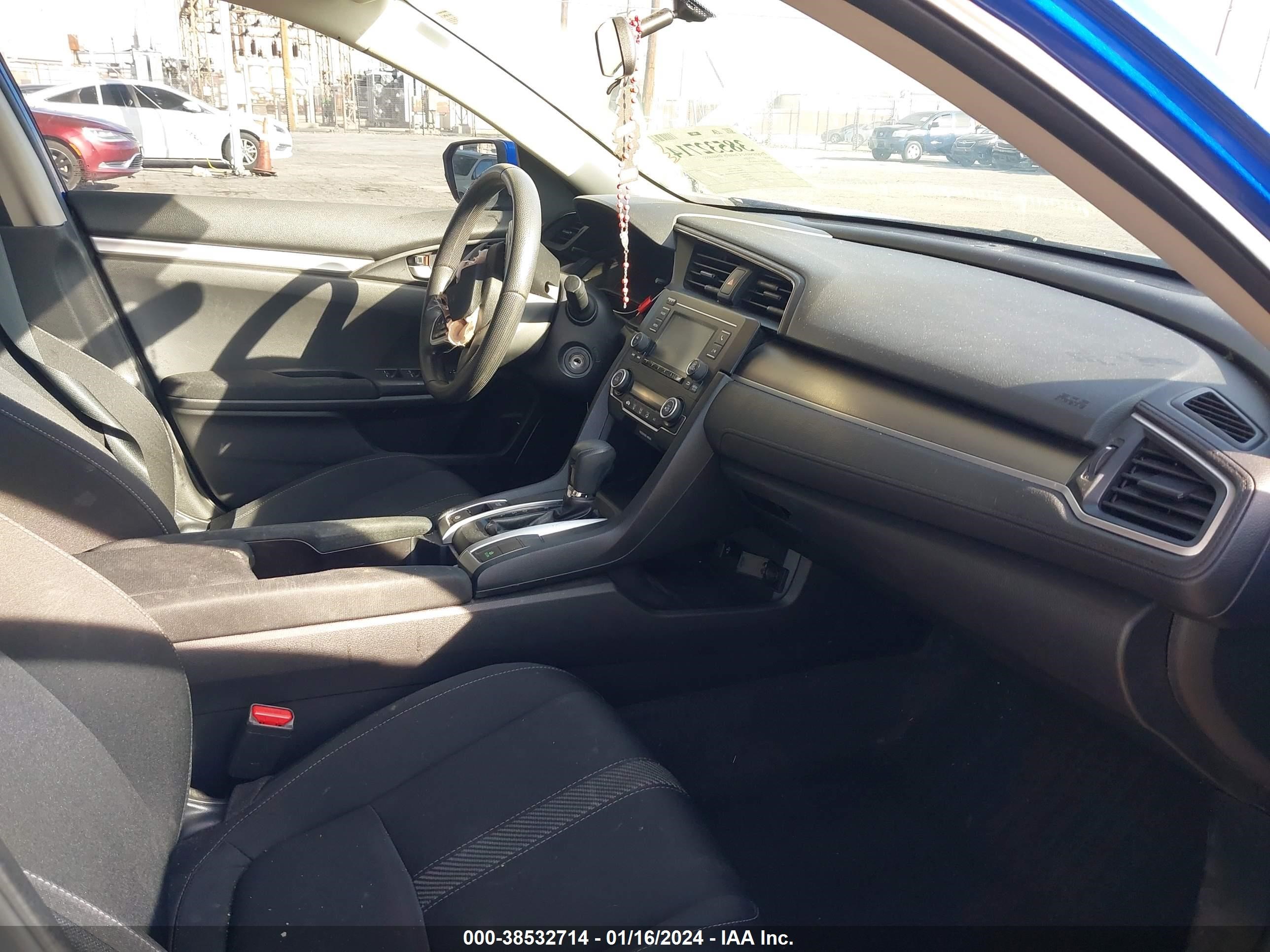 Photo 4 VIN: 2HGFC2F53JH607542 - HONDA CIVIC 