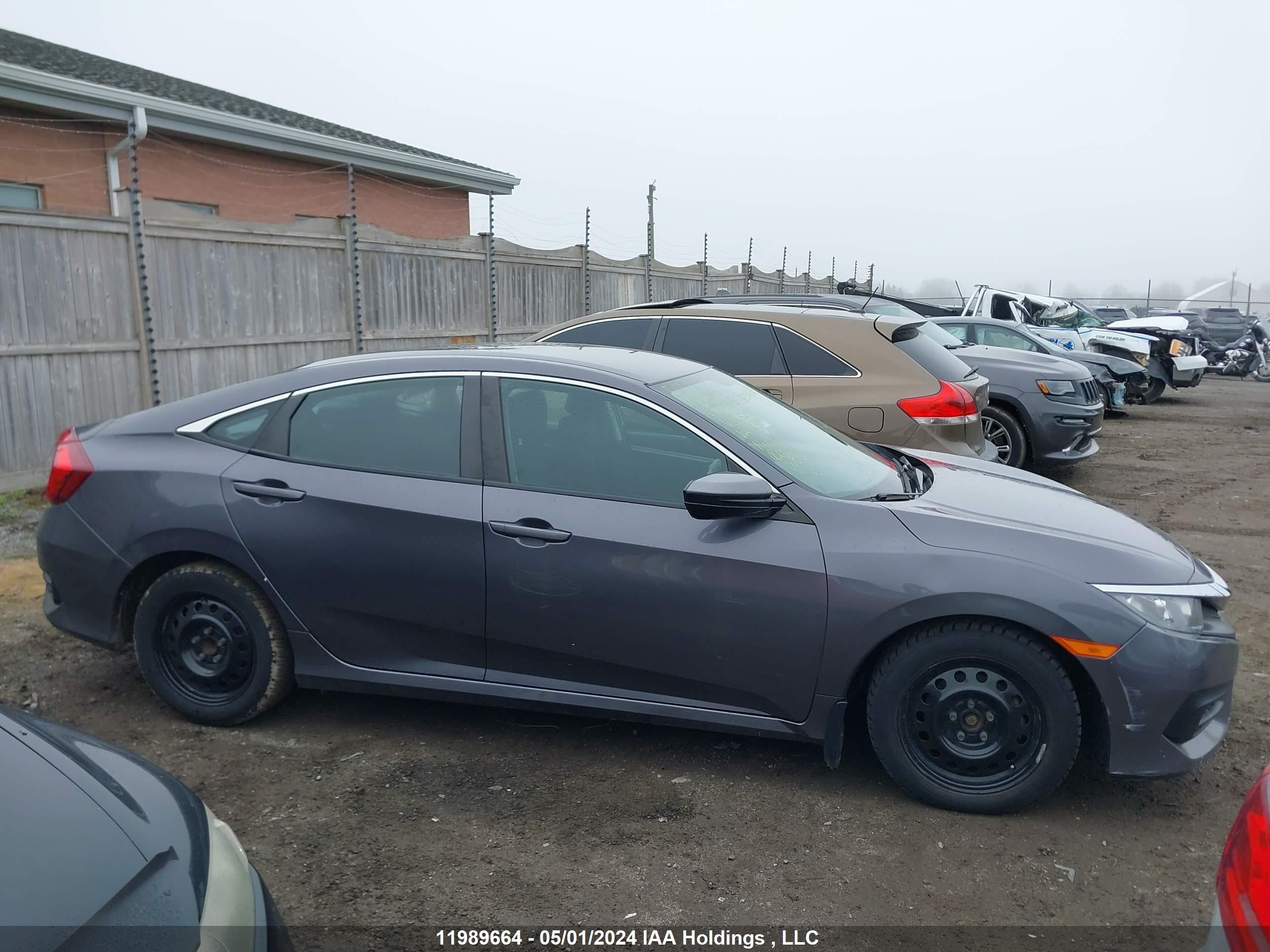 Photo 13 VIN: 2HGFC2F54JH026244 - HONDA CIVIC 