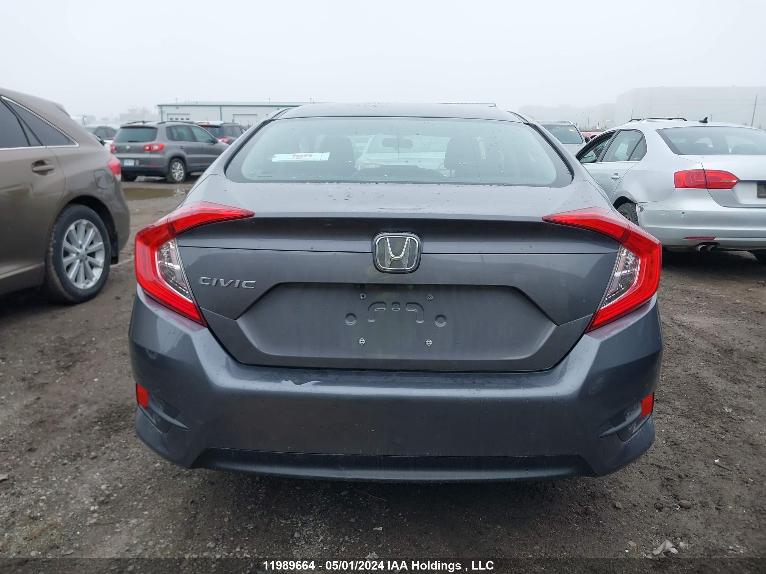 Photo 16 VIN: 2HGFC2F54JH026244 - HONDA CIVIC 