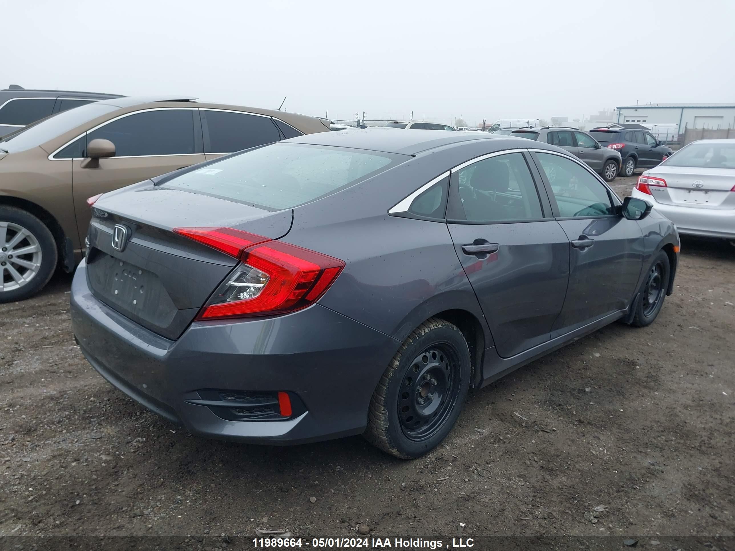 Photo 3 VIN: 2HGFC2F54JH026244 - HONDA CIVIC 