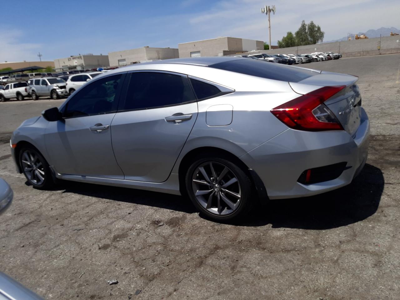 Photo 1 VIN: 2HGFC2F54JH590184 - HONDA CIVIC 