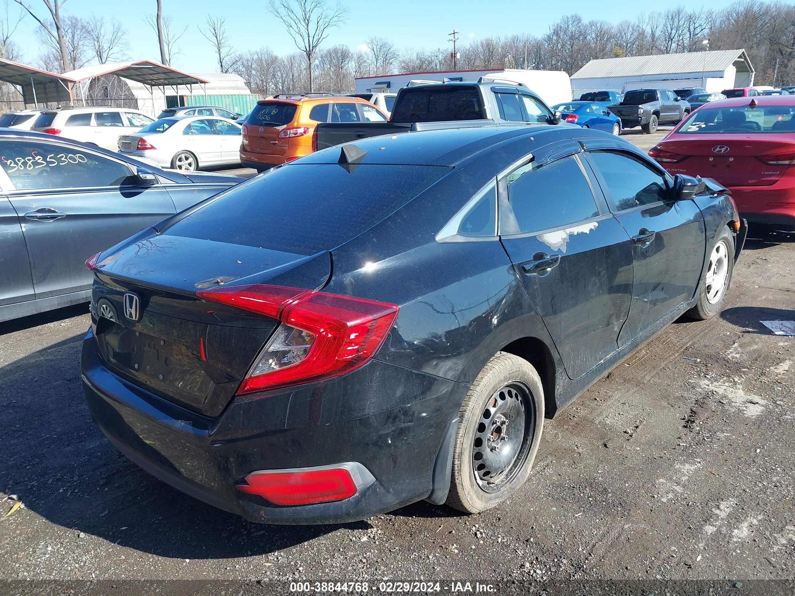 Photo 3 VIN: 2HGFC2F55HH576689 - HONDA CIVIC 