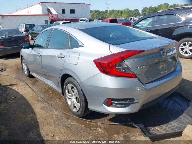 Photo 2 VIN: 2HGFC2F55JH517471 - HONDA CIVIC 