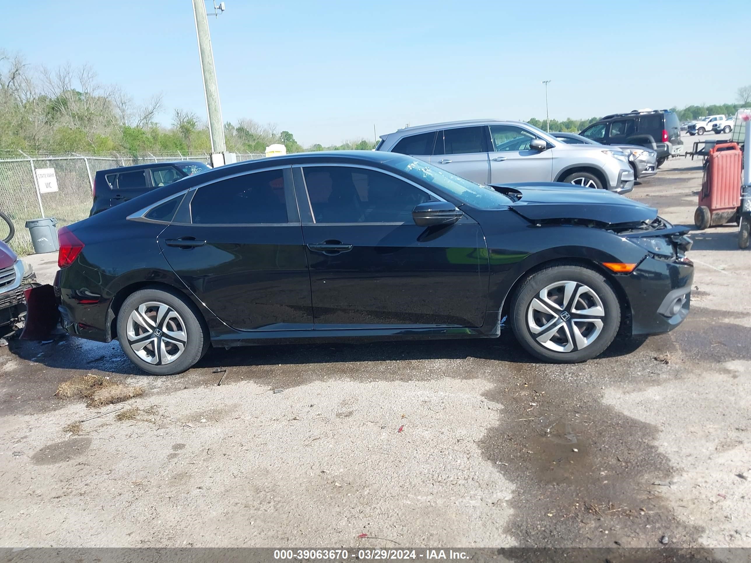 Photo 12 VIN: 2HGFC2F55JH554505 - HONDA CIVIC 