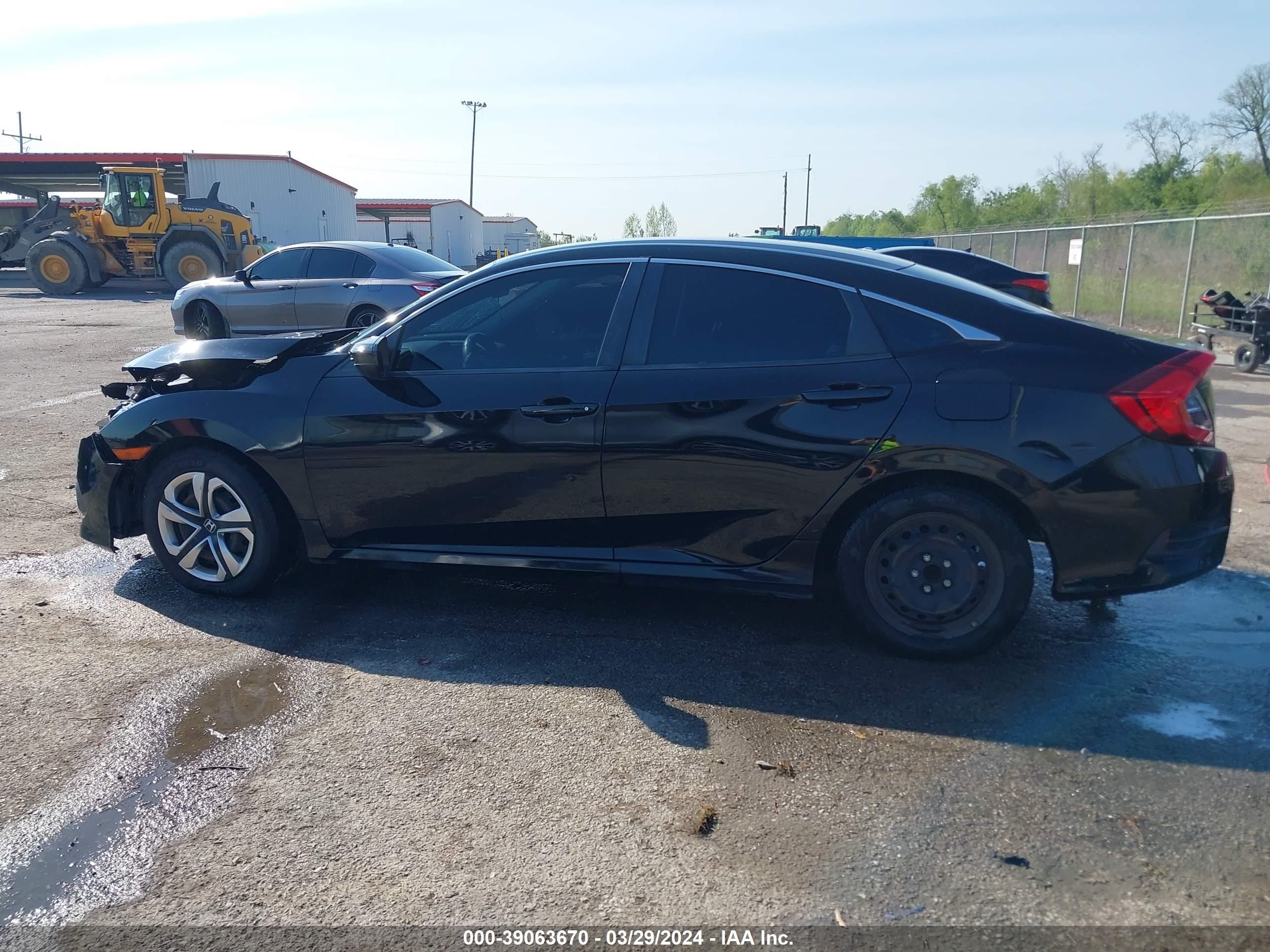 Photo 13 VIN: 2HGFC2F55JH554505 - HONDA CIVIC 