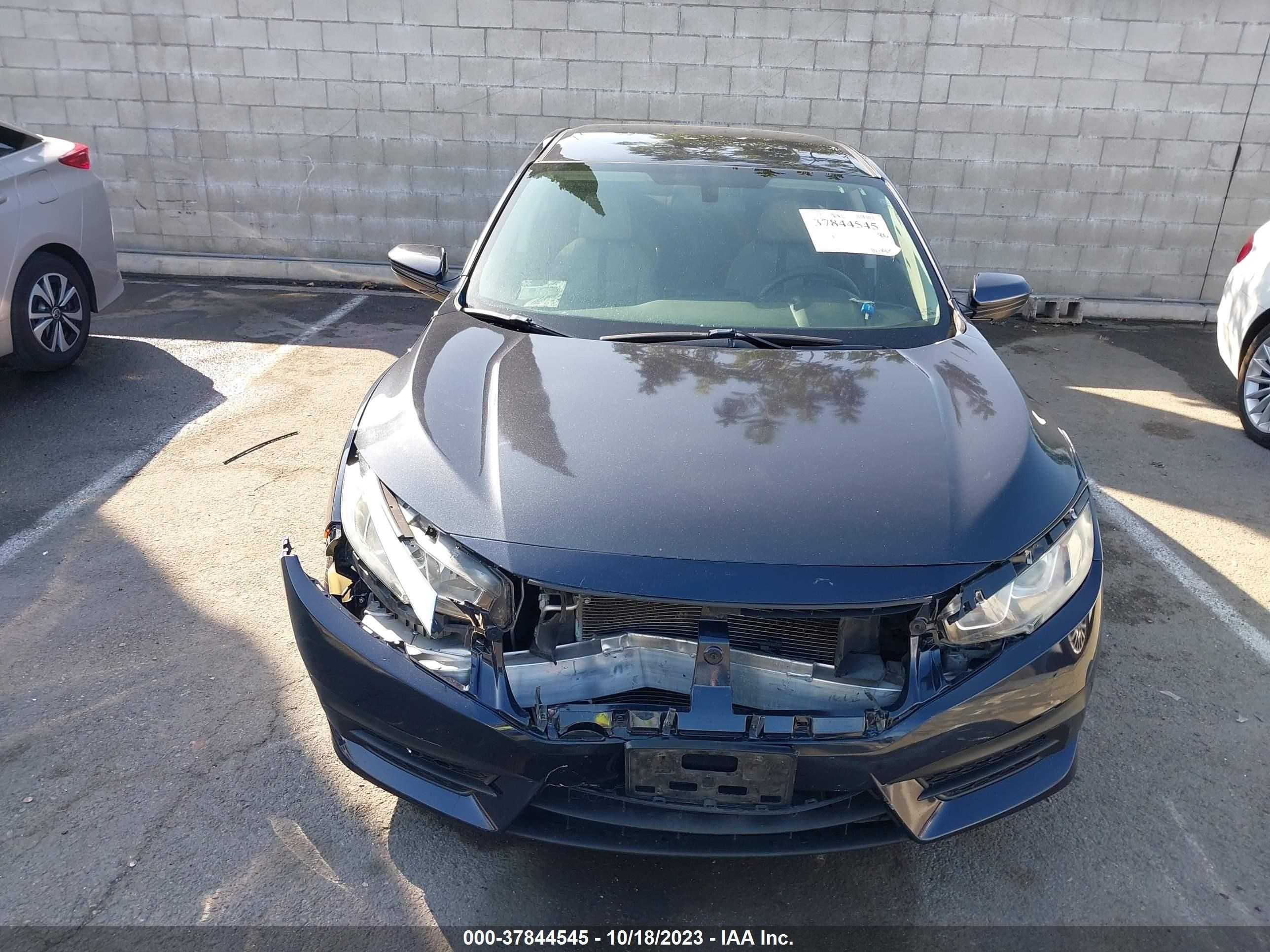 Photo 11 VIN: 2HGFC2F55JH565455 - HONDA CIVIC 