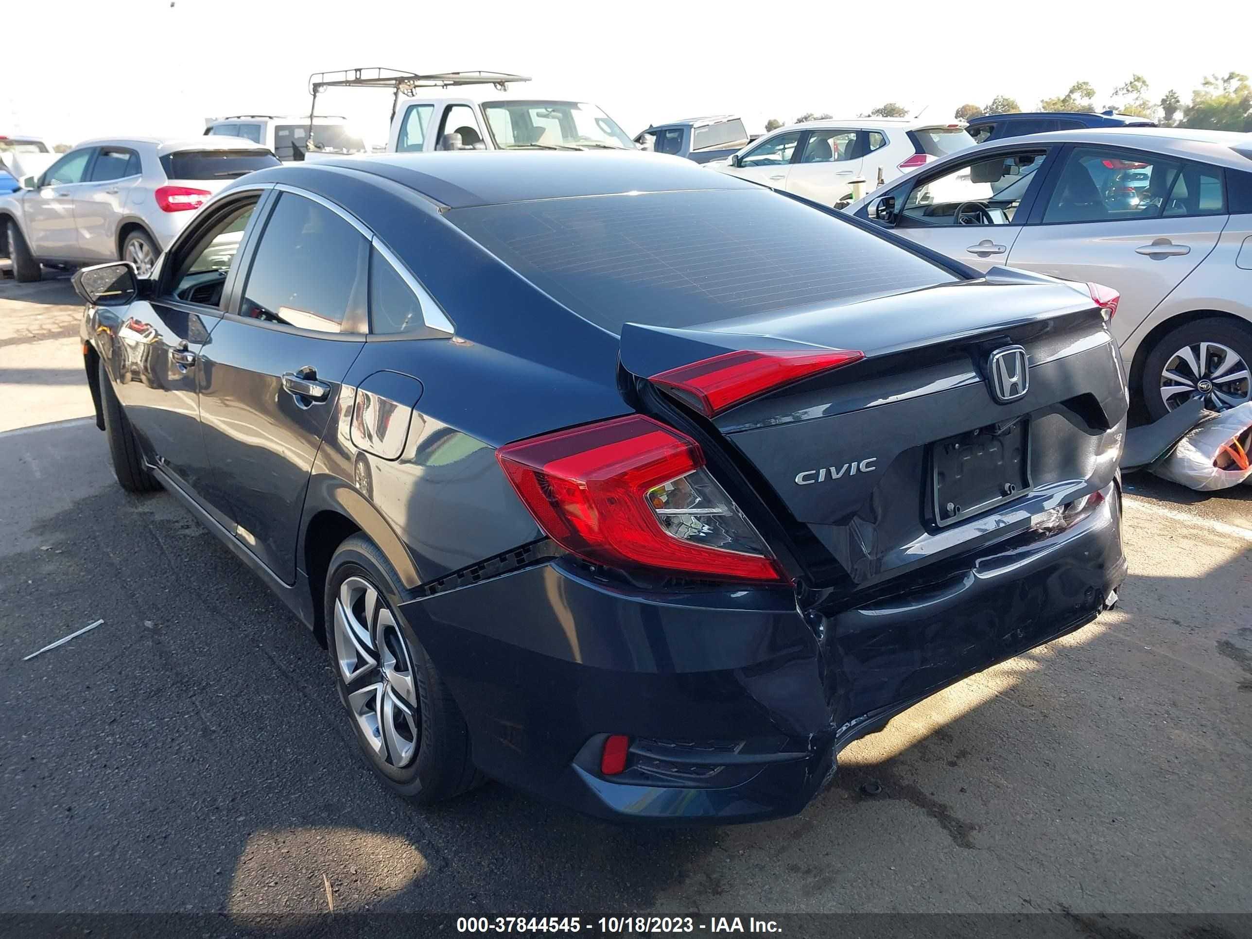 Photo 2 VIN: 2HGFC2F55JH565455 - HONDA CIVIC 