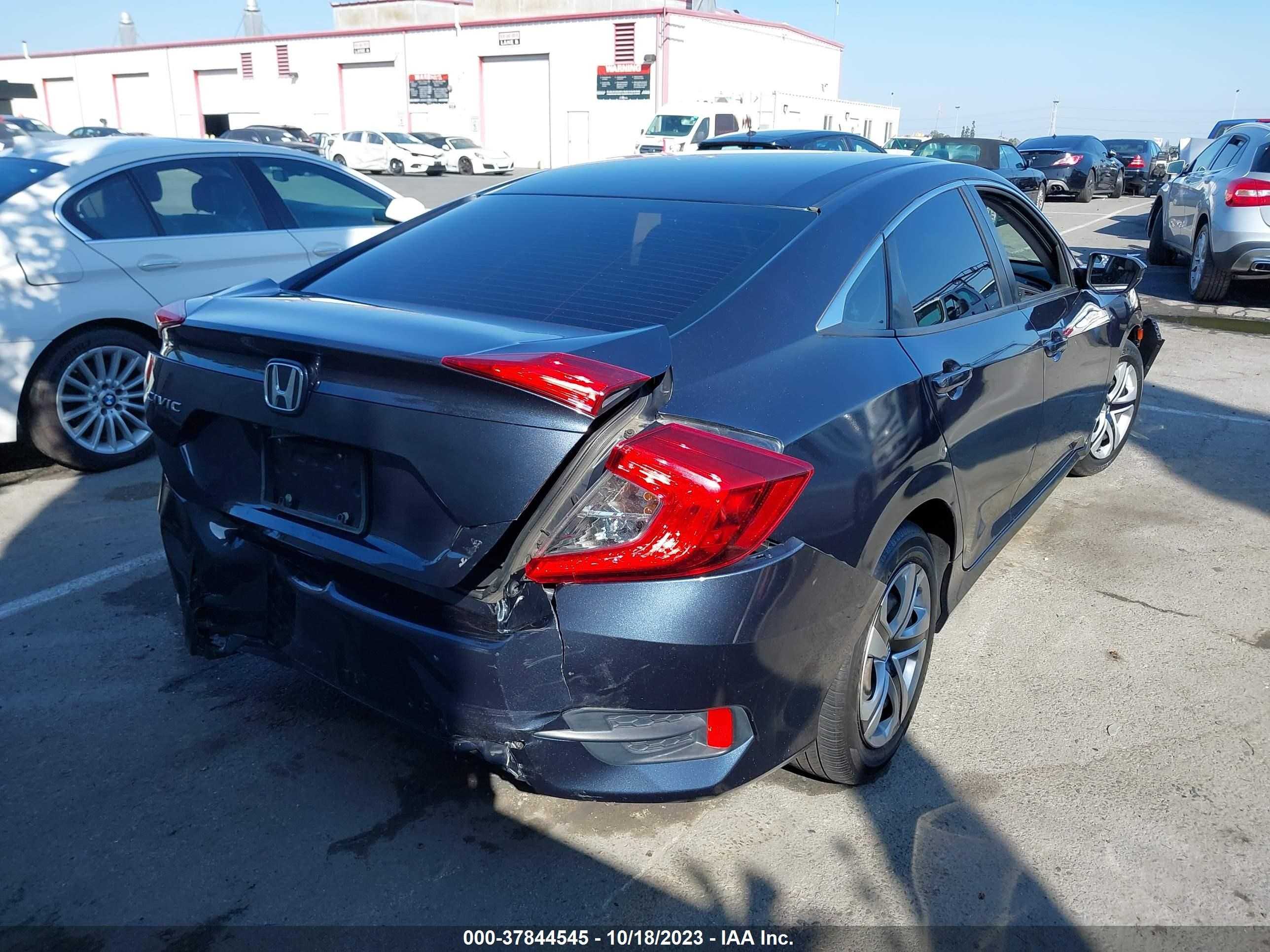 Photo 3 VIN: 2HGFC2F55JH565455 - HONDA CIVIC 