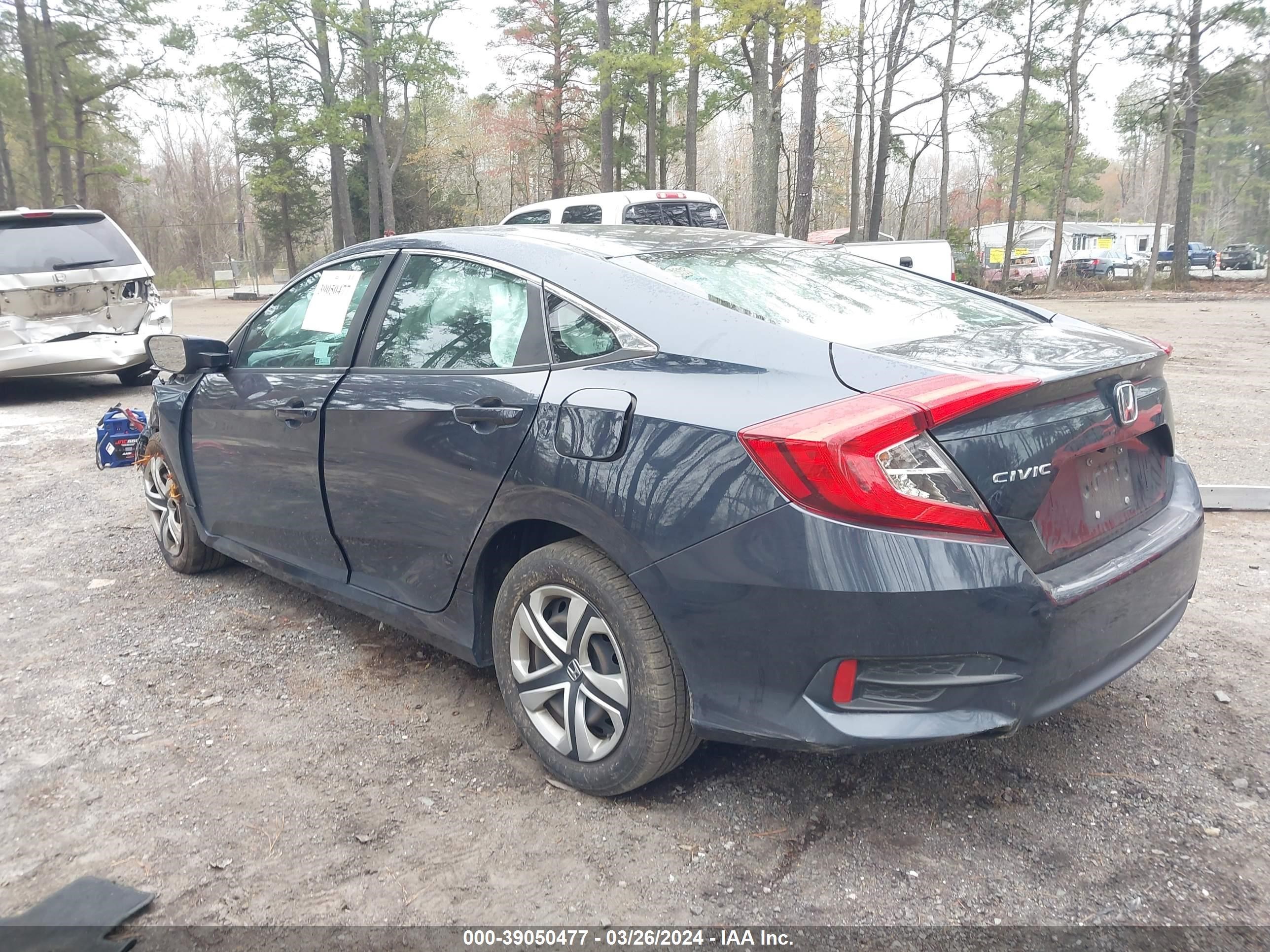 Photo 2 VIN: 2HGFC2F55JH597886 - HONDA CIVIC 