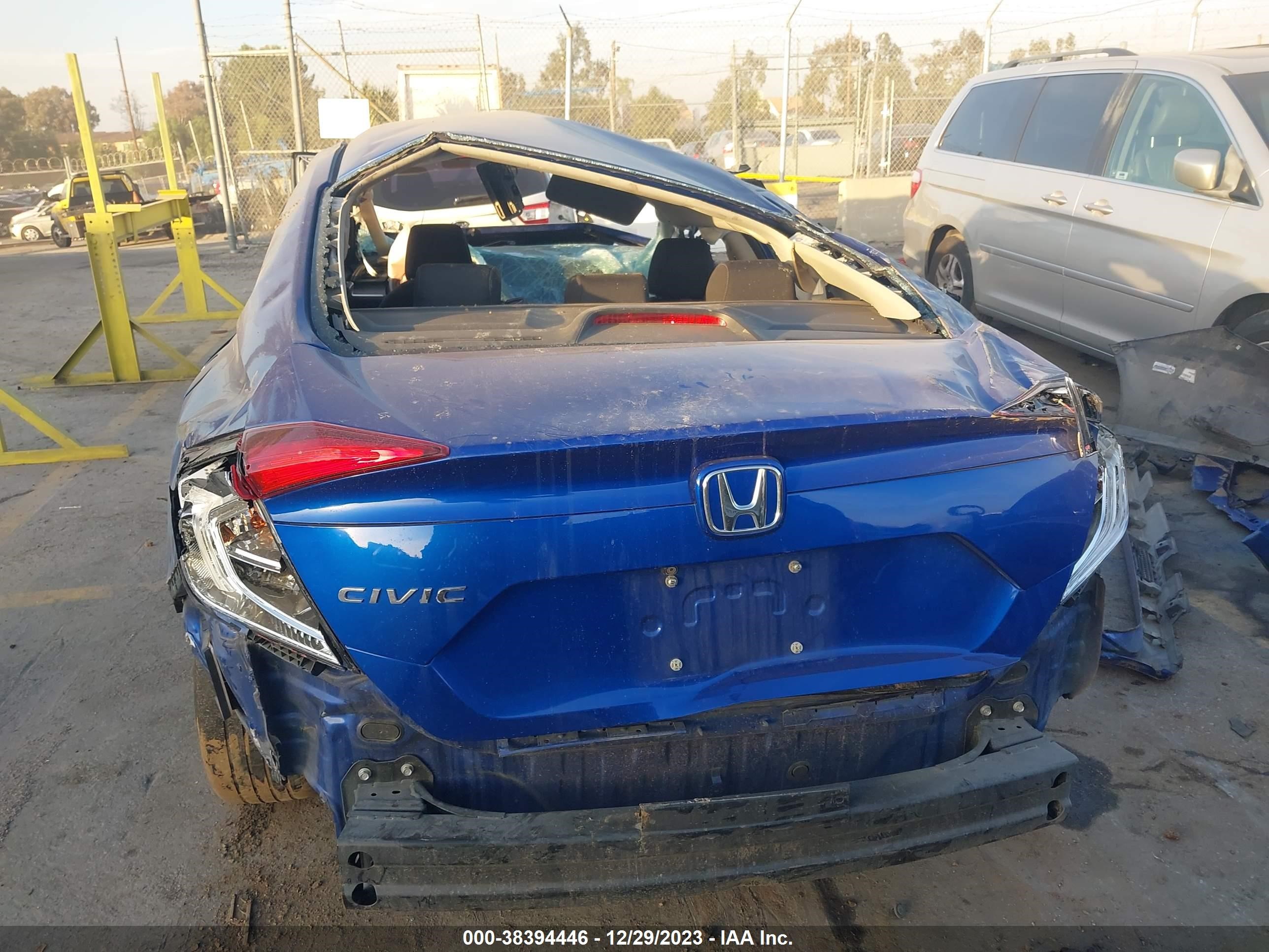 Photo 16 VIN: 2HGFC2F56JH603937 - HONDA CIVIC 