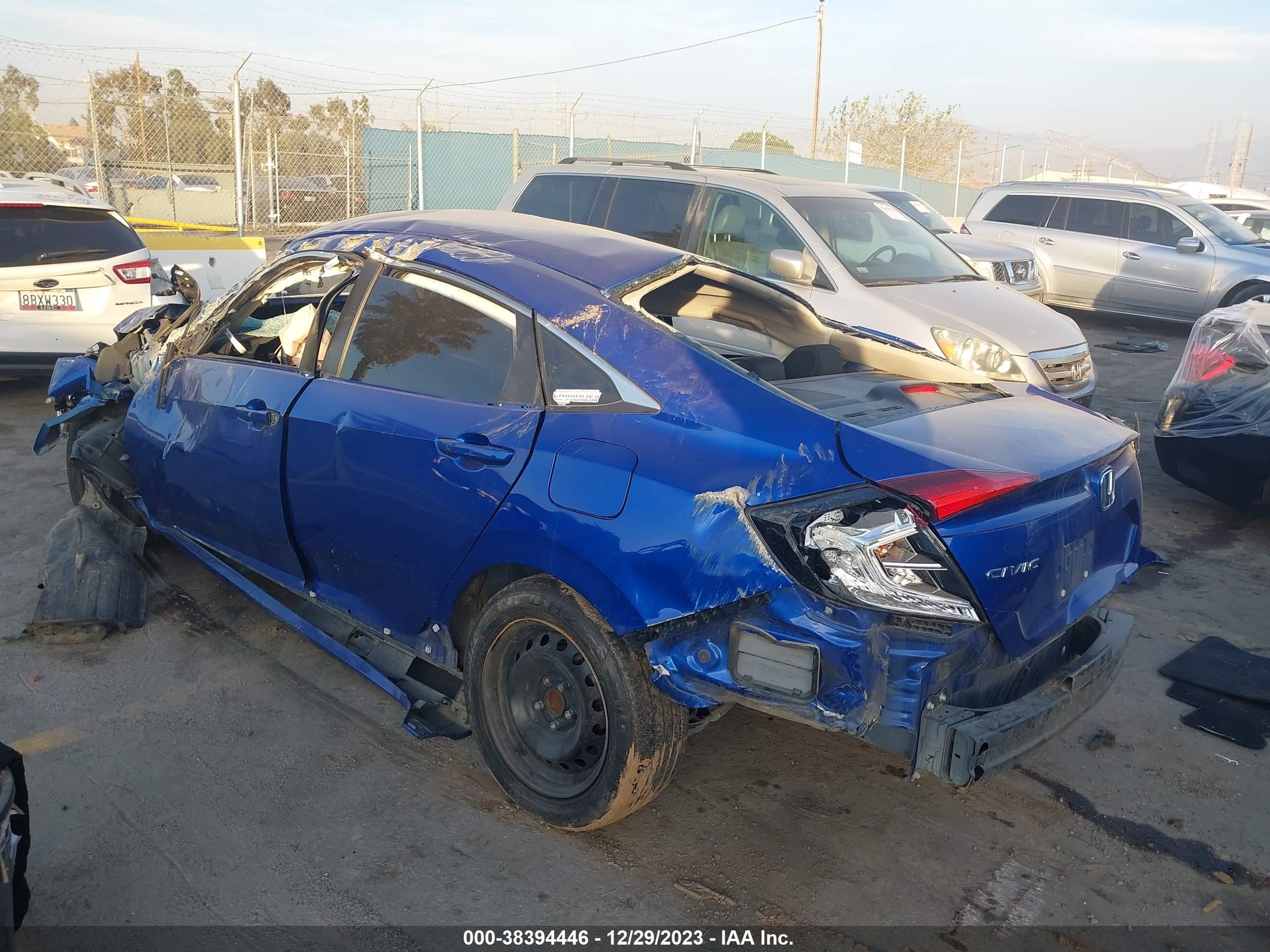 Photo 2 VIN: 2HGFC2F56JH603937 - HONDA CIVIC 