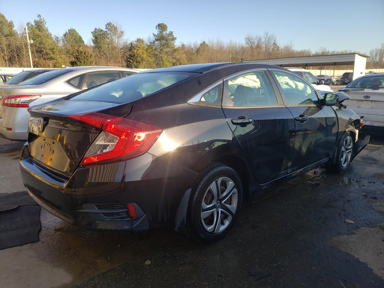 Photo 2 VIN: 2HGFC2F57HH564415 - HONDA CIVIC 