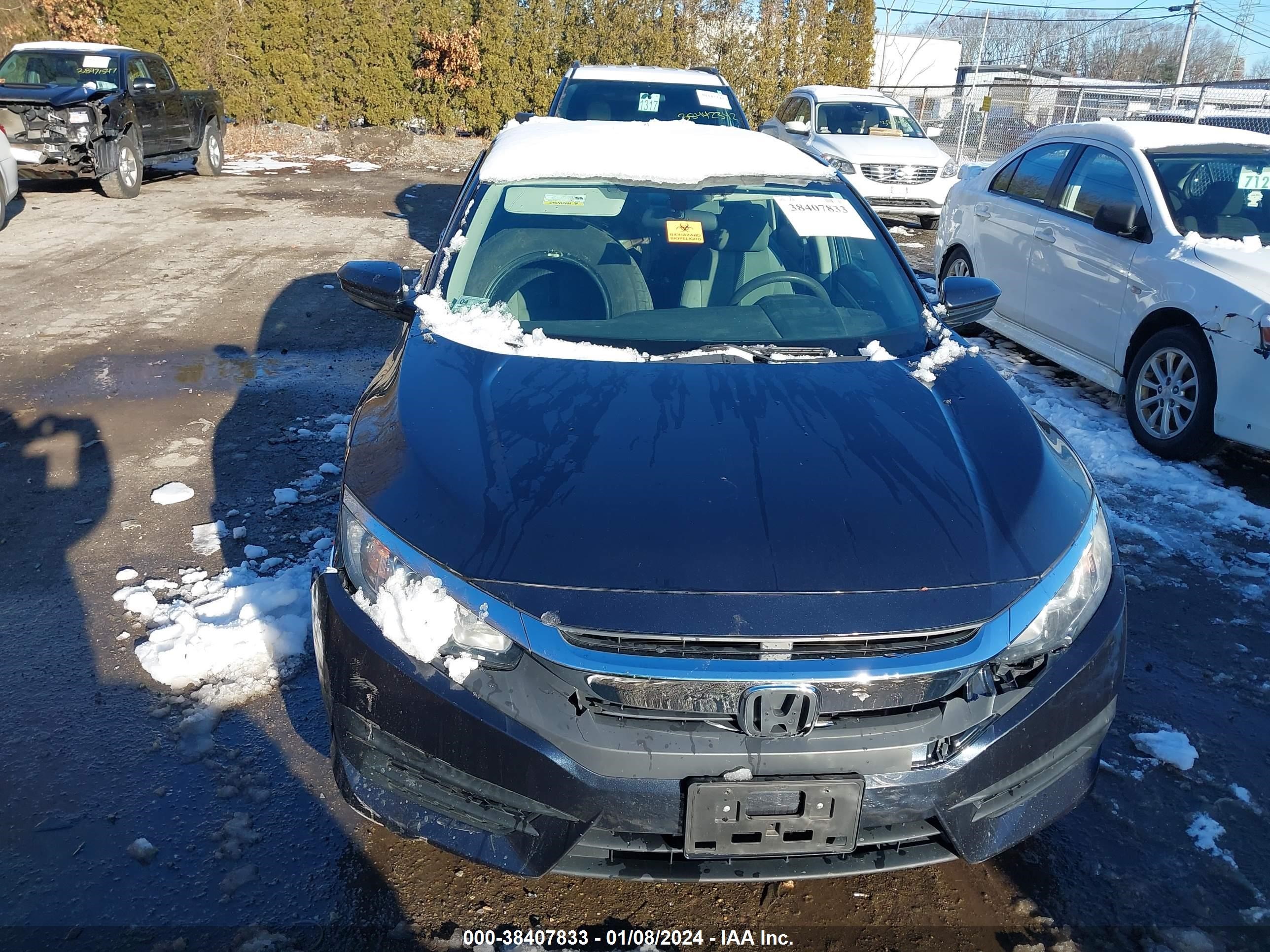 Photo 11 VIN: 2HGFC2F57JH511431 - HONDA CIVIC 