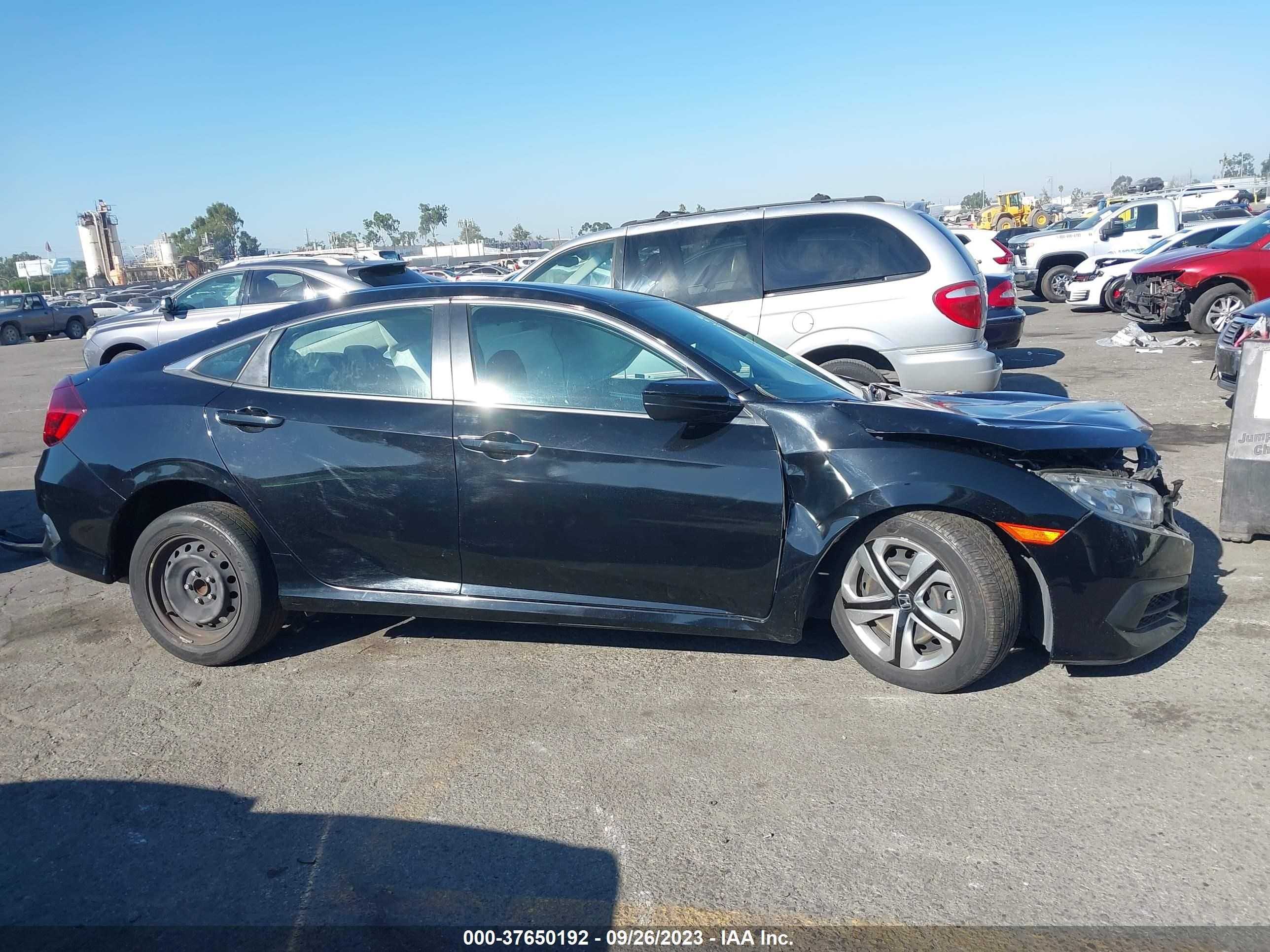 Photo 13 VIN: 2HGFC2F57JH562721 - HONDA CIVIC 