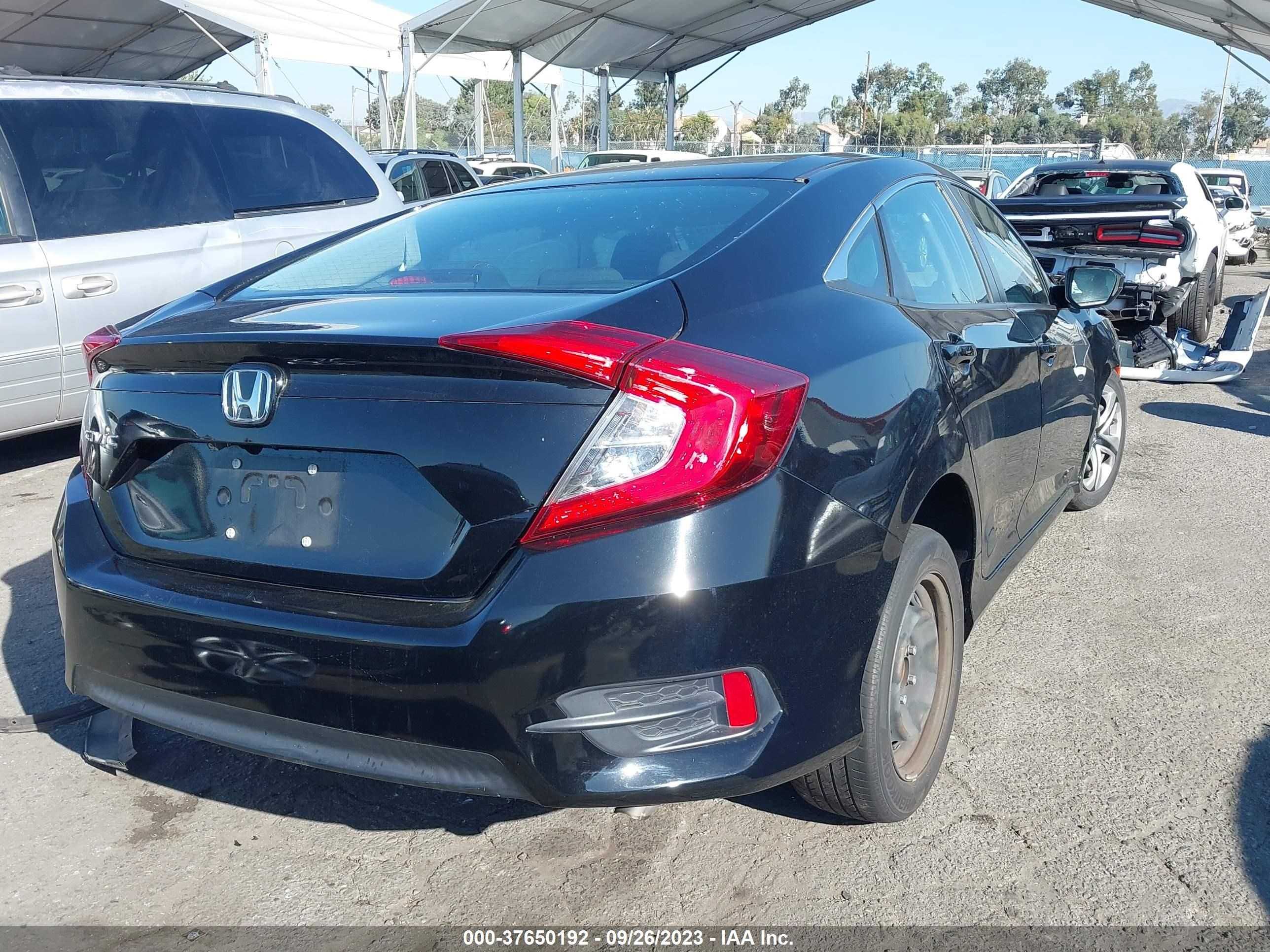 Photo 3 VIN: 2HGFC2F57JH562721 - HONDA CIVIC 