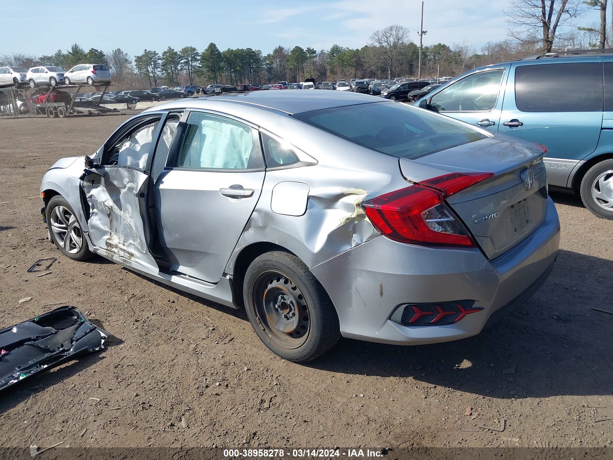 Photo 2 VIN: 2HGFC2F57JH590664 - HONDA CIVIC 