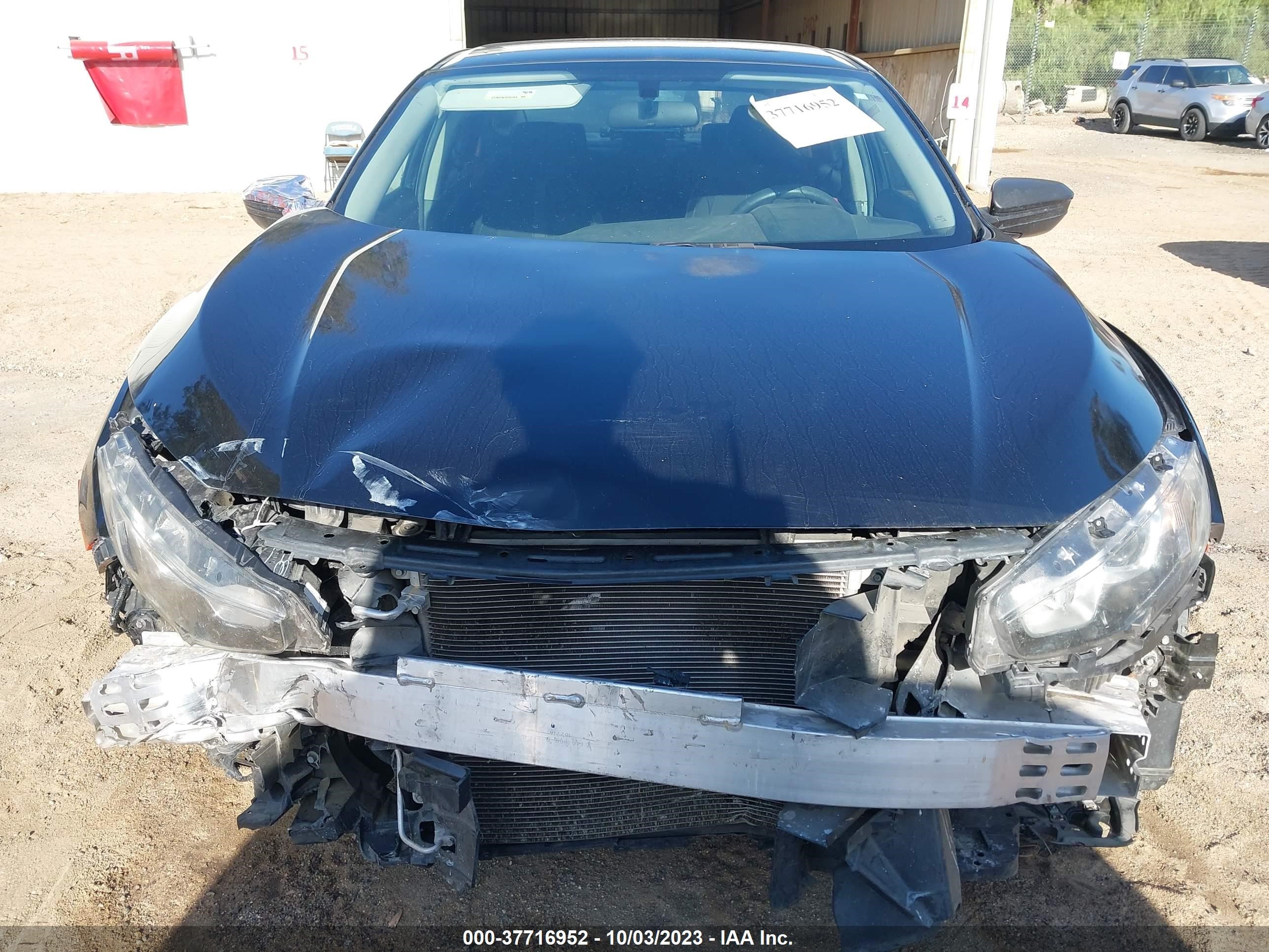 Photo 11 VIN: 2HGFC2F57JH608340 - HONDA CIVIC 