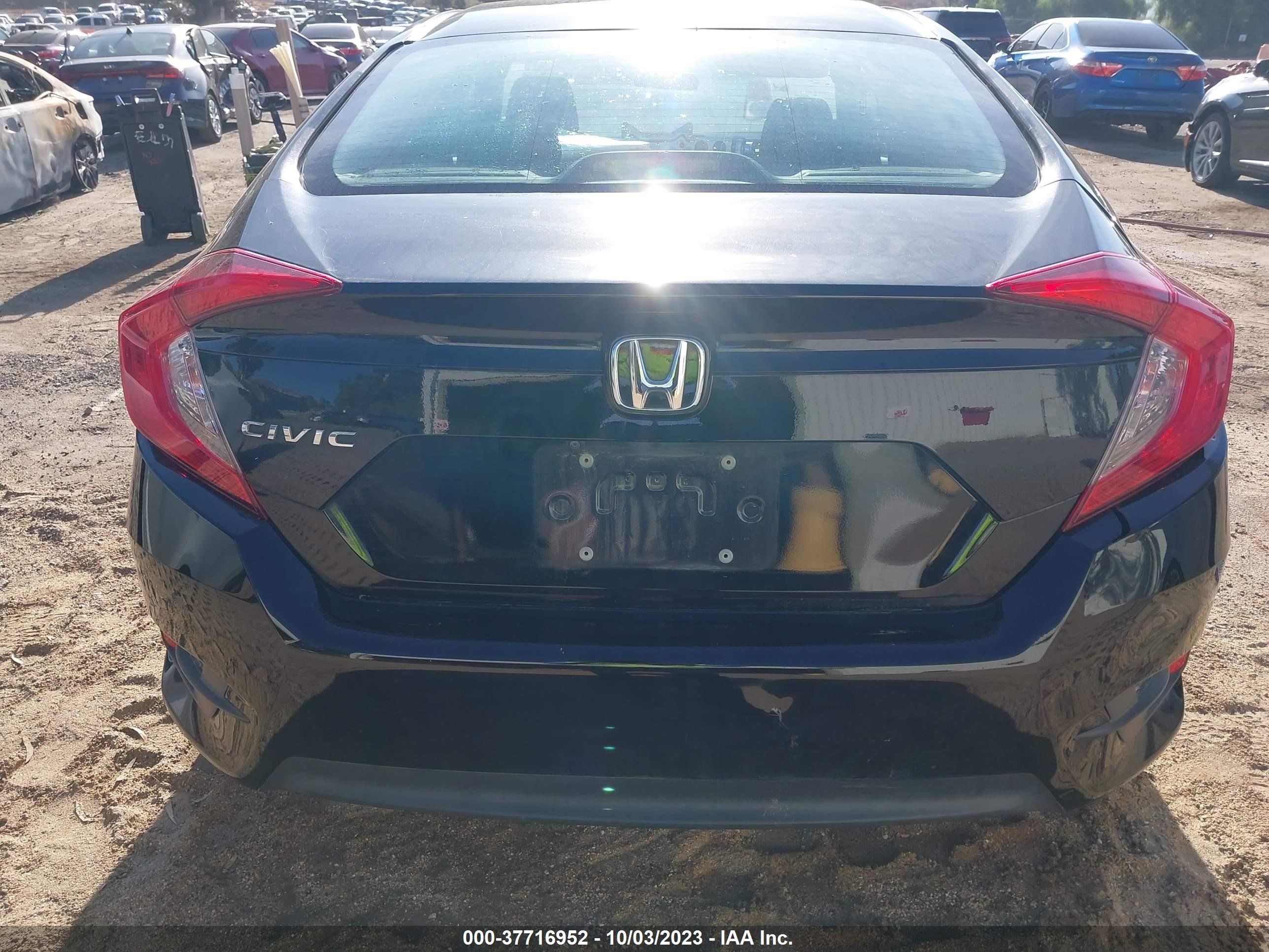 Photo 15 VIN: 2HGFC2F57JH608340 - HONDA CIVIC 