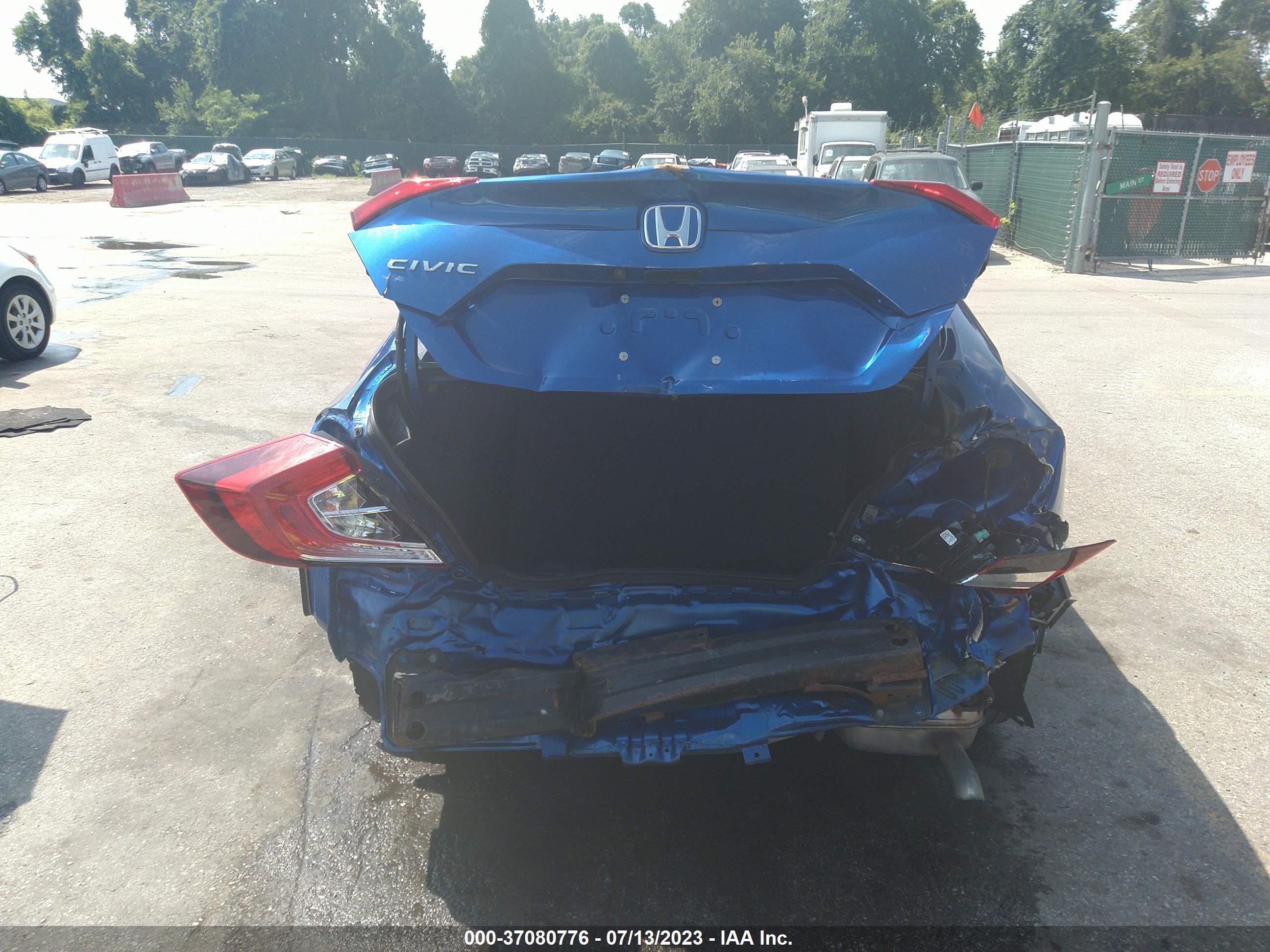 Photo 16 VIN: 2HGFC2F58JH551727 - HONDA CIVIC 