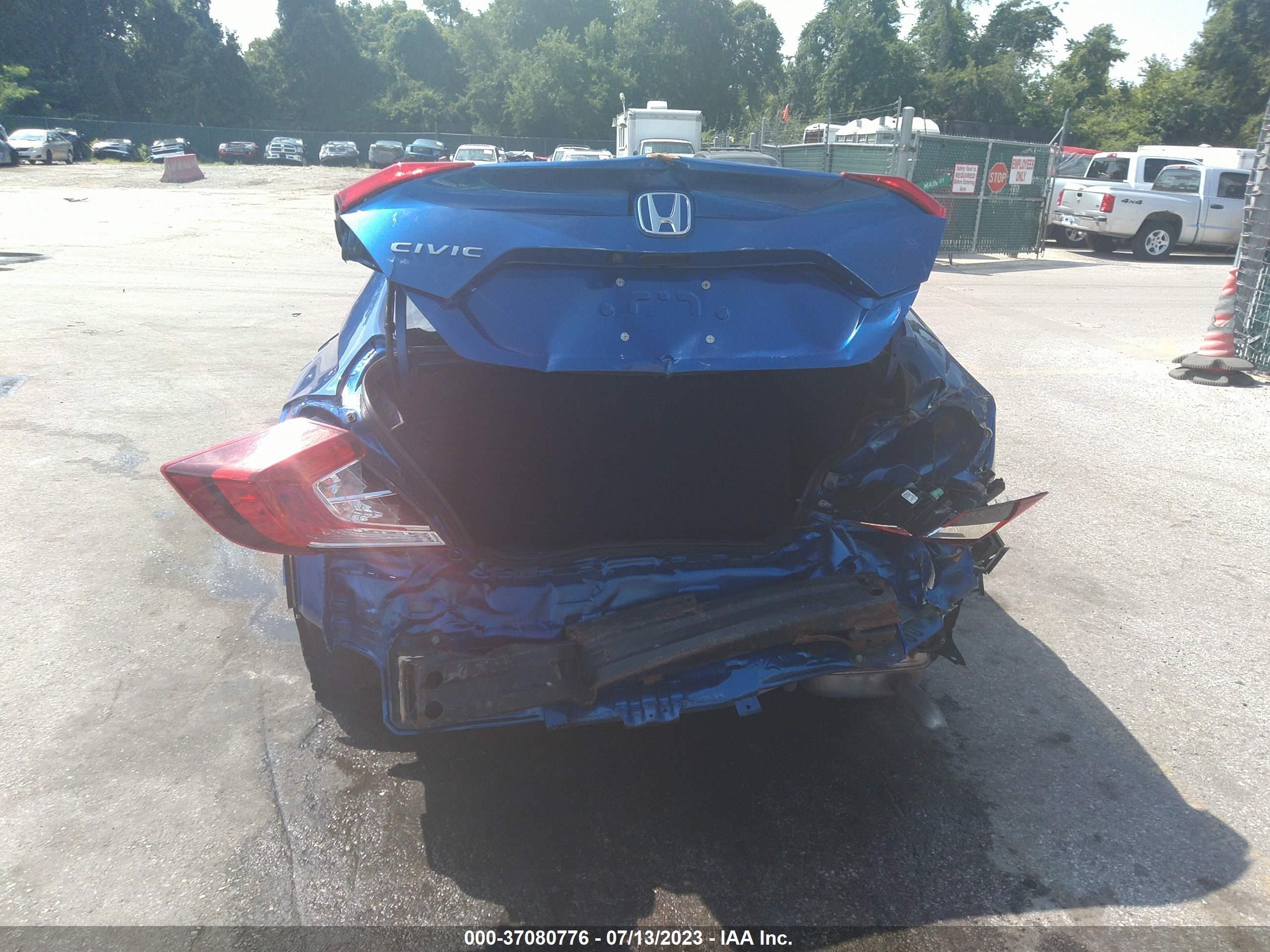 Photo 5 VIN: 2HGFC2F58JH551727 - HONDA CIVIC 