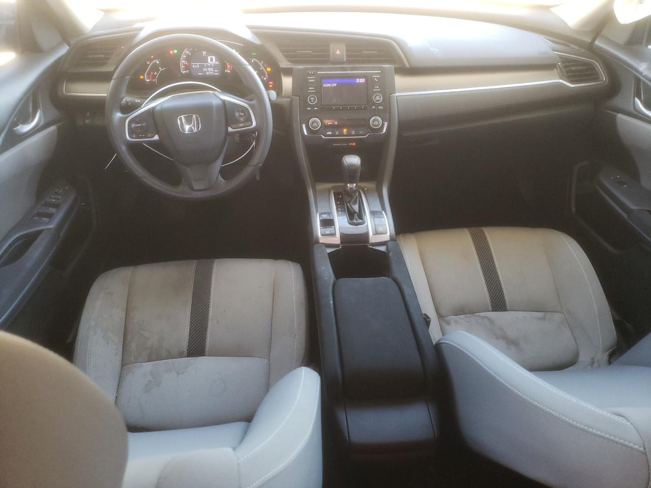 Photo 7 VIN: 2HGFC2F58JH582900 - HONDA CIVIC 