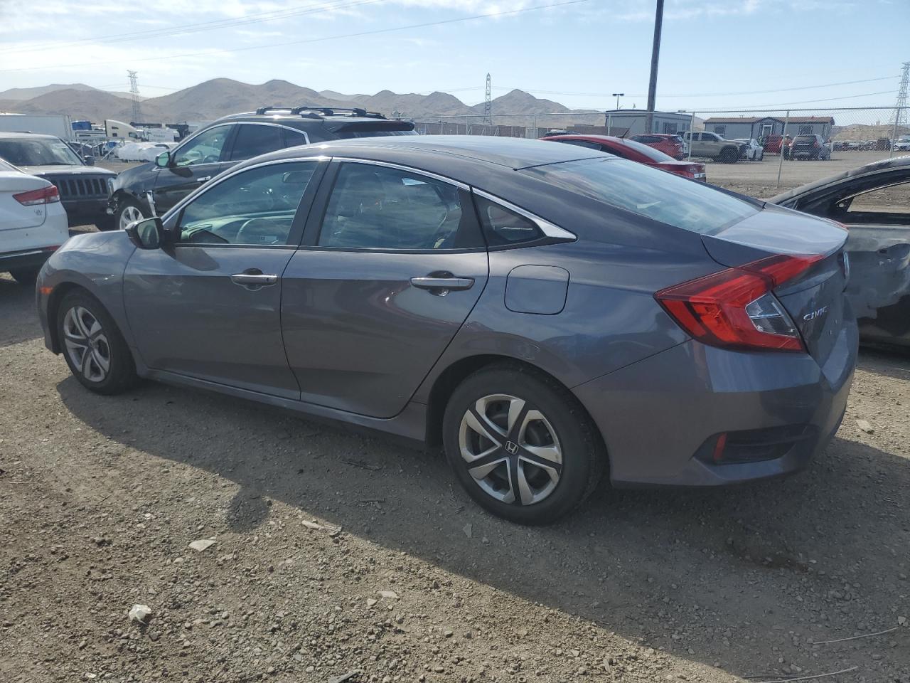 Photo 1 VIN: 2HGFC2F58JH602319 - HONDA CIVIC 