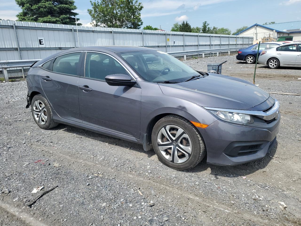 Photo 3 VIN: 2HGFC2F58JH607147 - HONDA CIVIC 