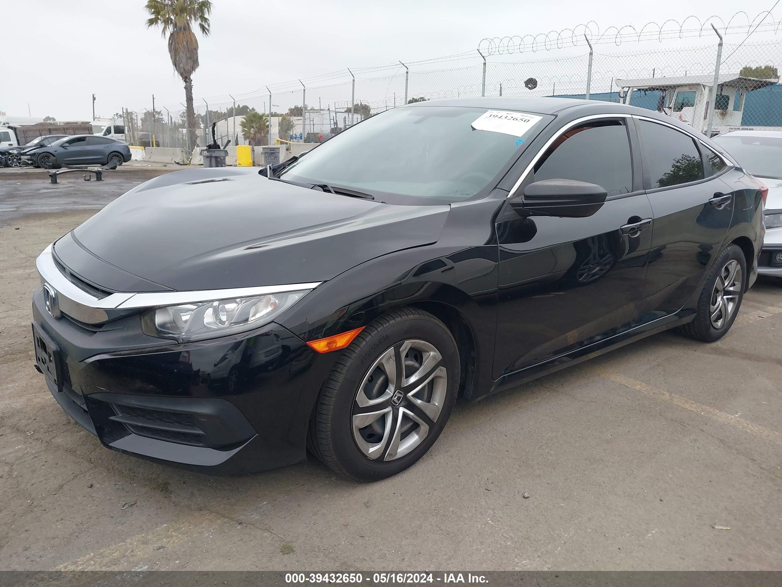 Photo 1 VIN: 2HGFC2F59JH558296 - HONDA CIVIC 