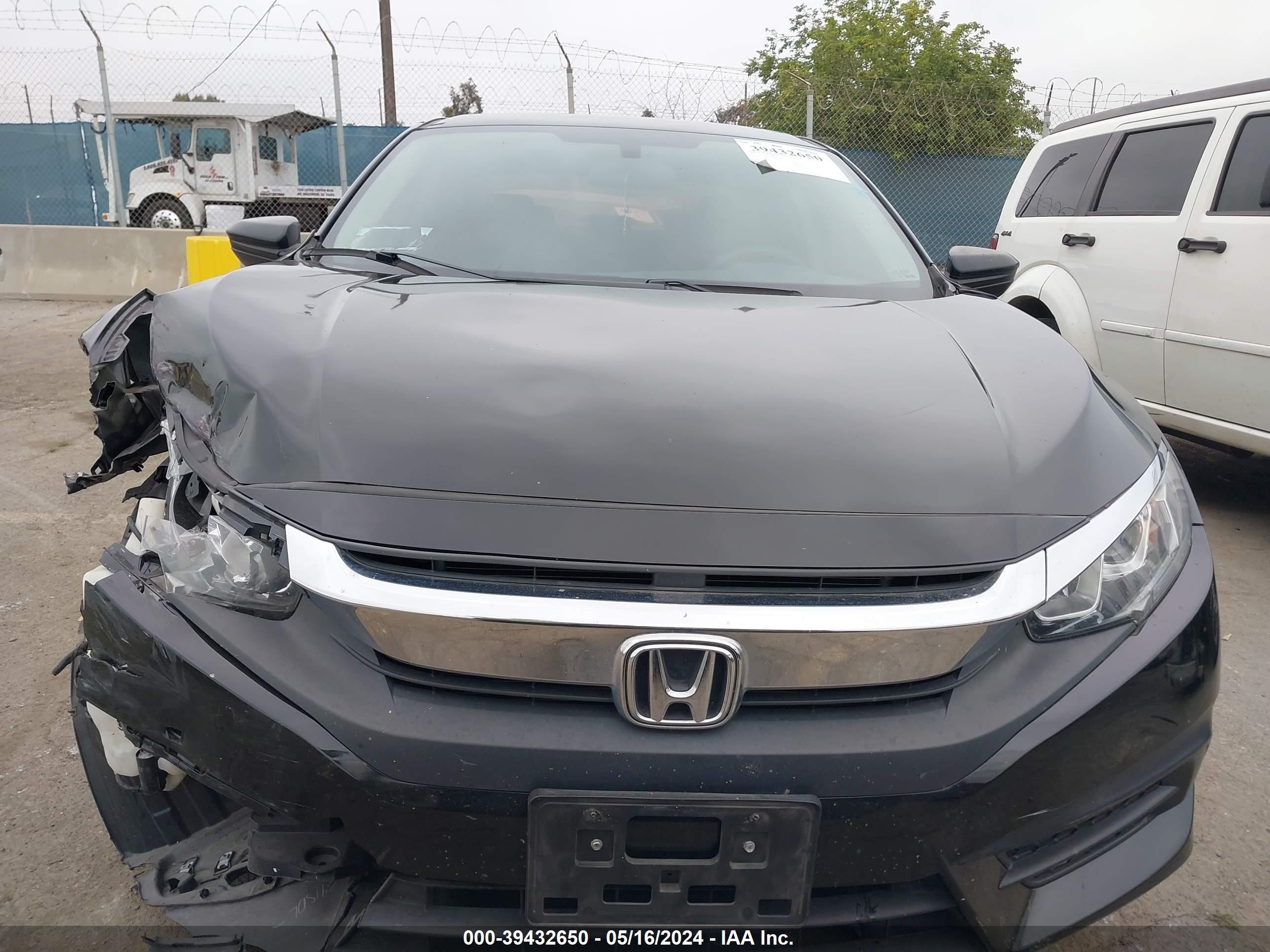 Photo 11 VIN: 2HGFC2F59JH558296 - HONDA CIVIC 